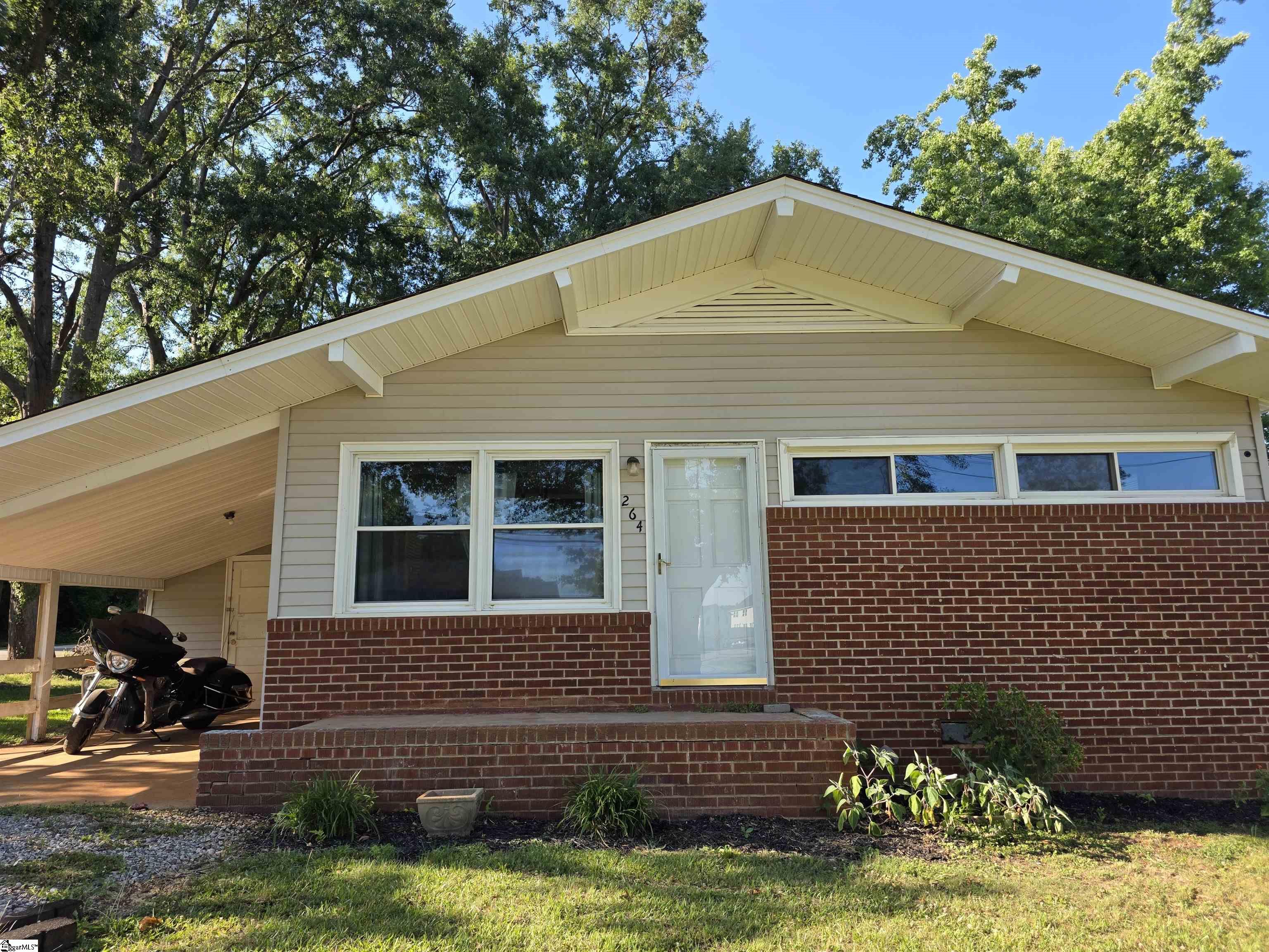 264 Old Greenville Highway — photo