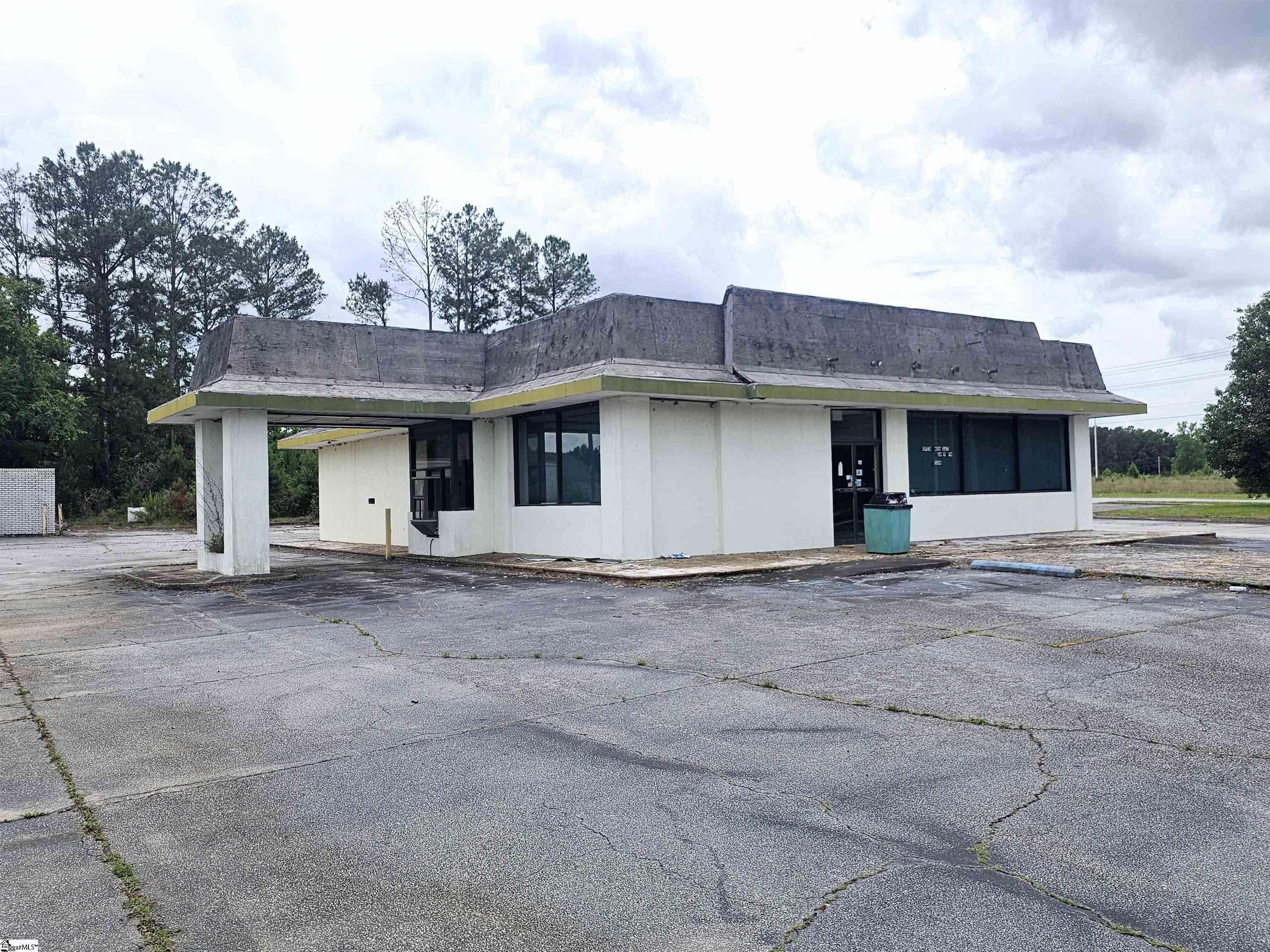 1051 Wc Dobbins Highway — photo