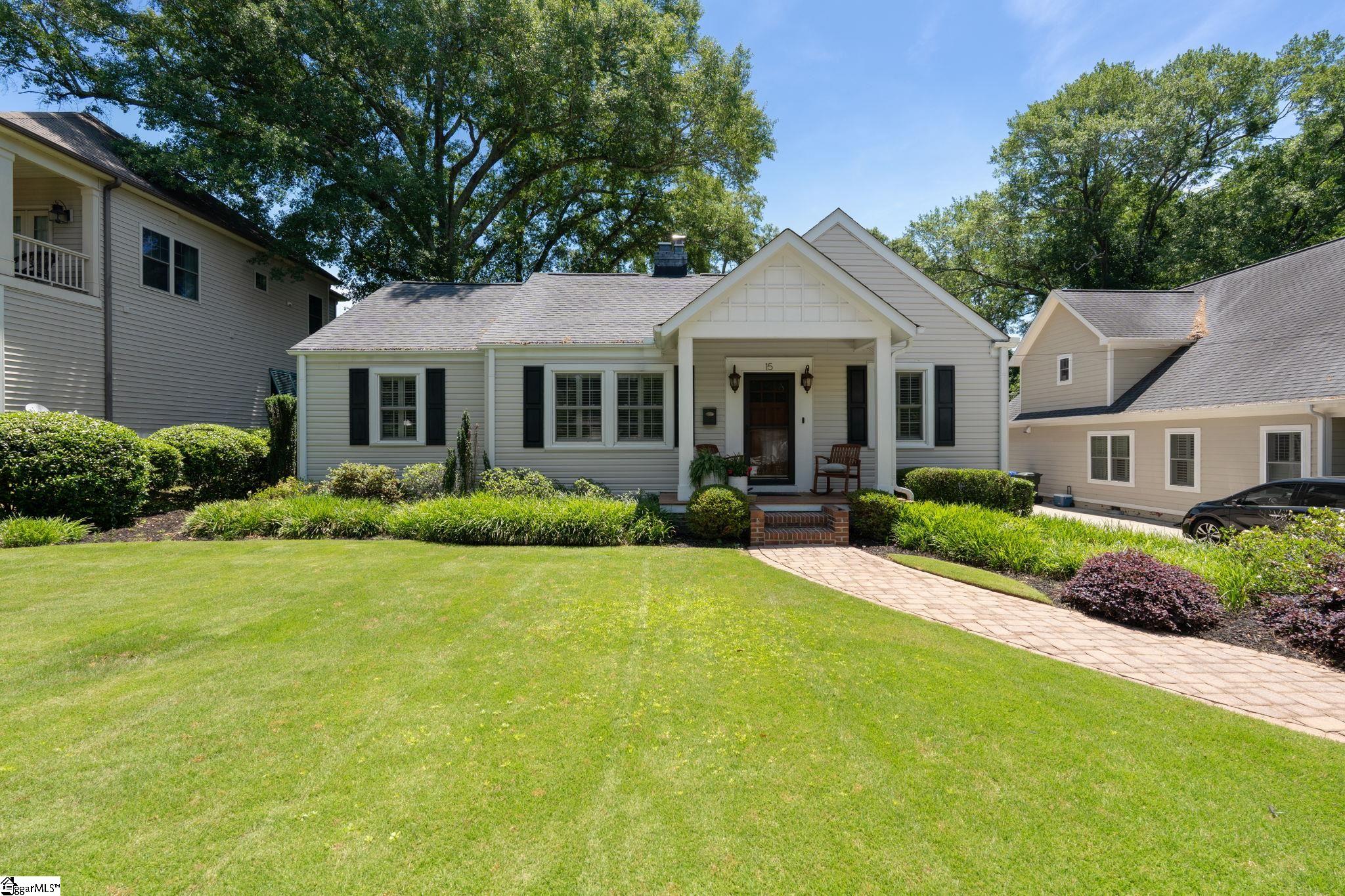 15 Phillips Lane — photo