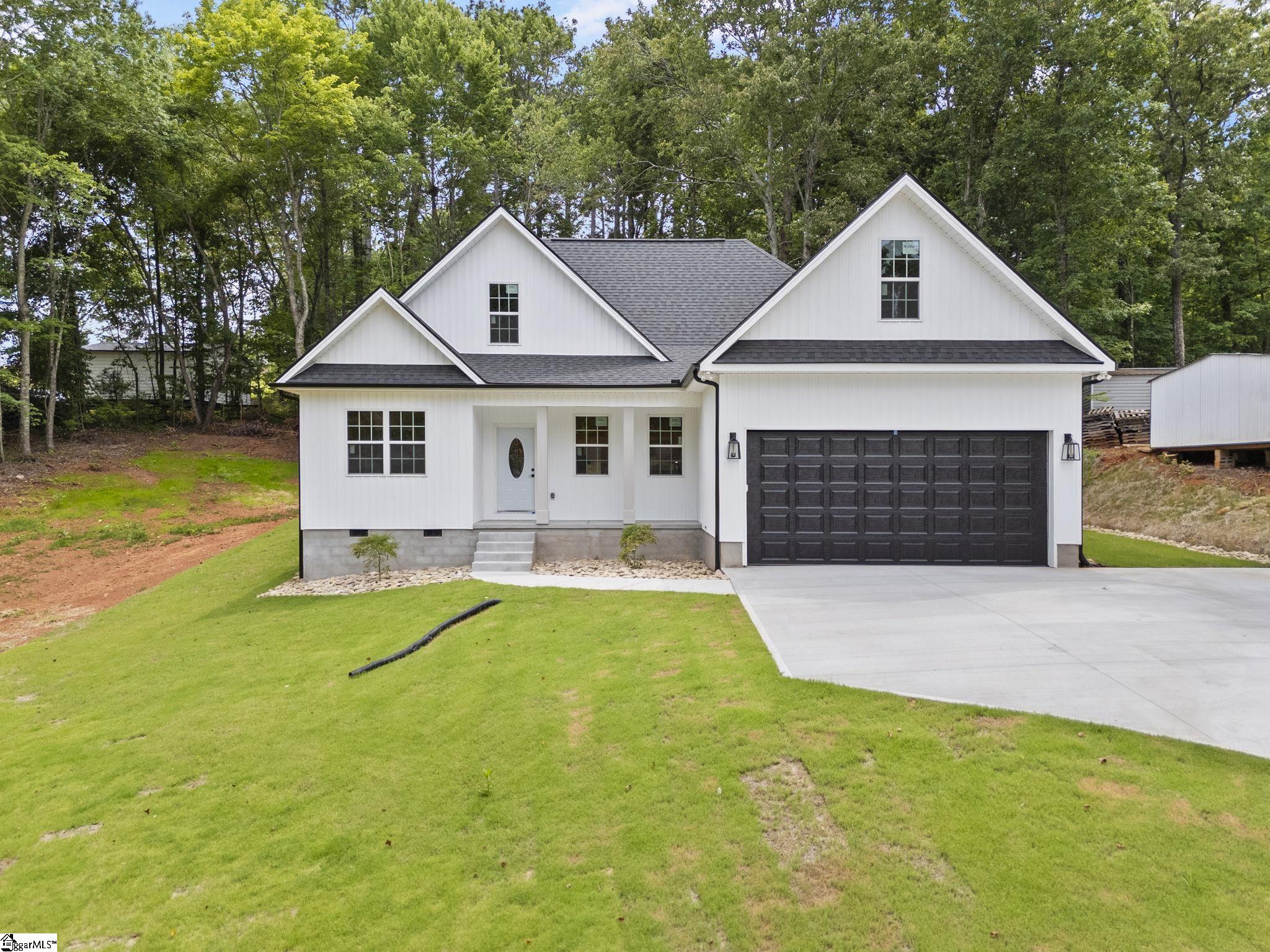 207 Eastview Drive — photo