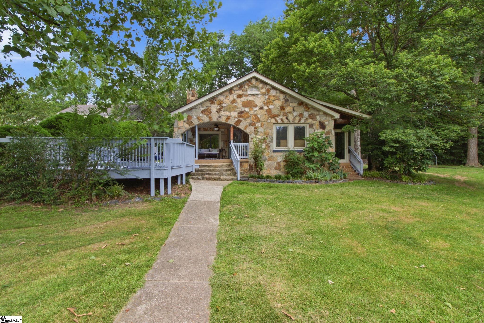 1706 Highway 11 — photo