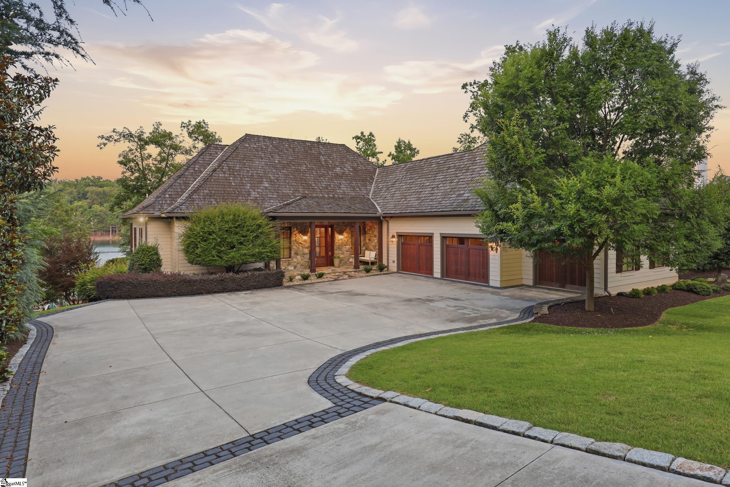 147 S Edgewater Drive — photo