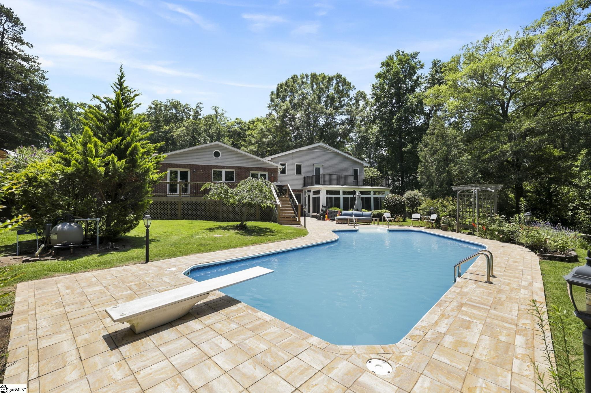 101 Mabry Drive — photo