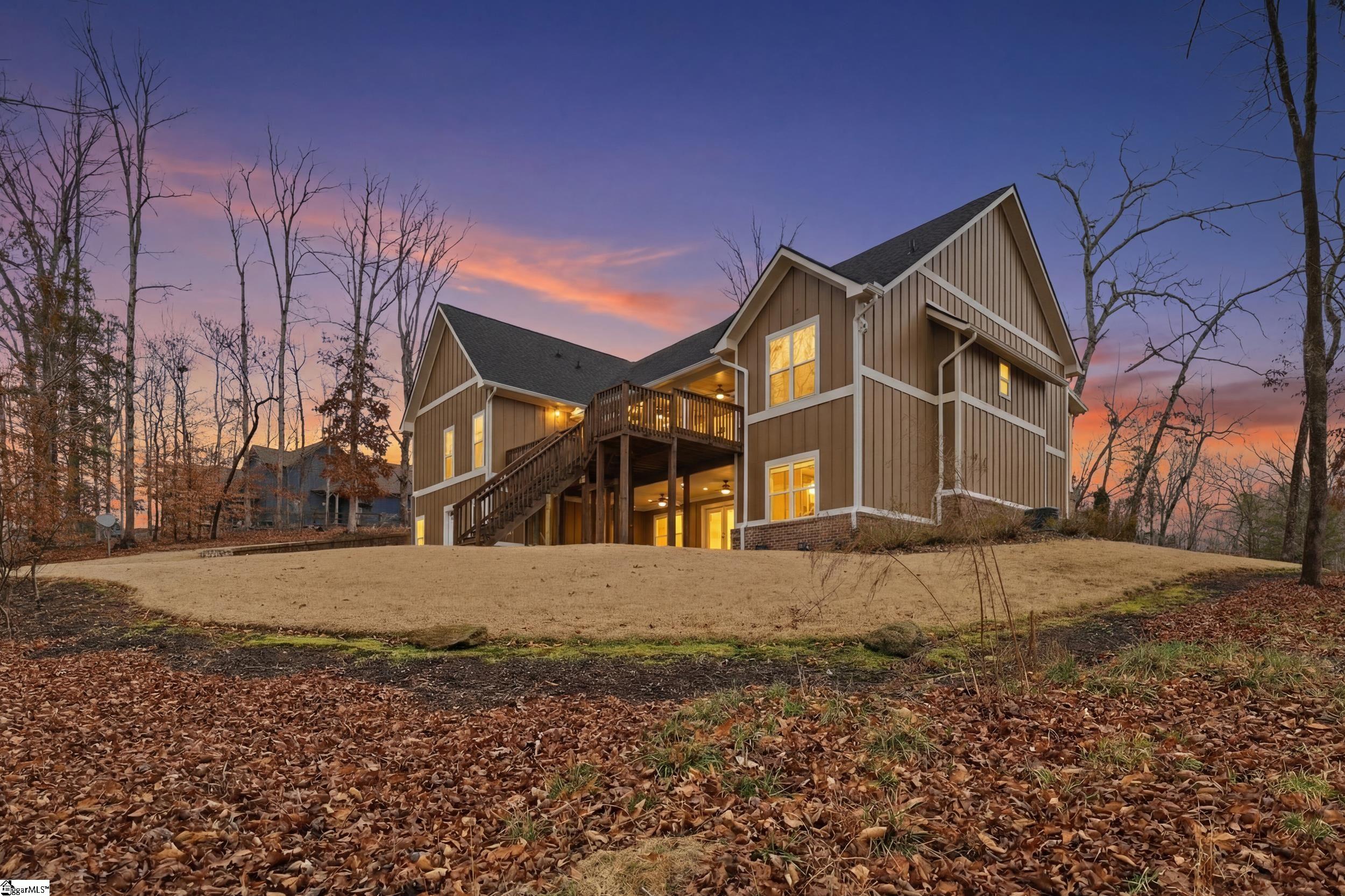 555 Riverstead Drive — photo