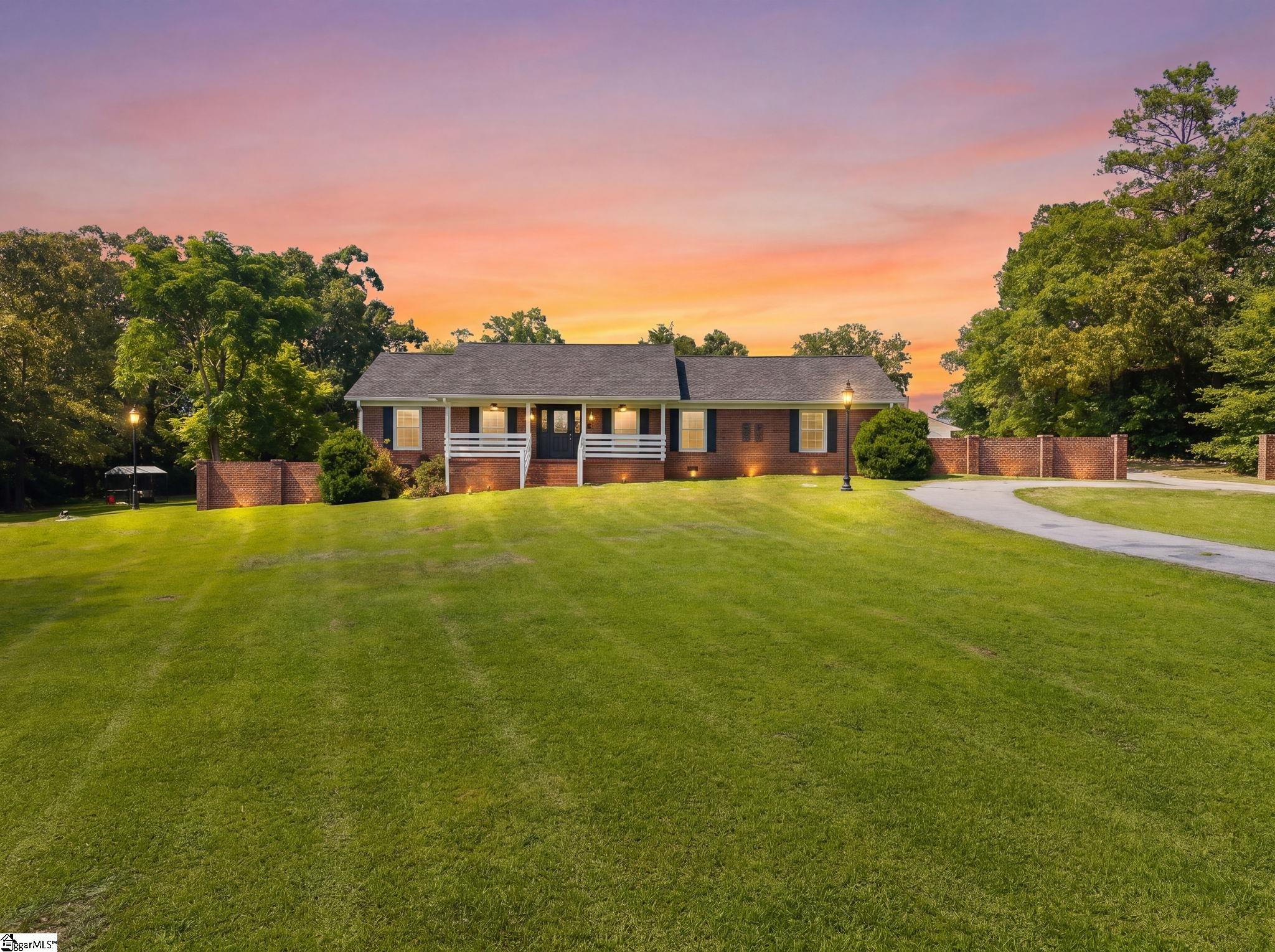 623 W Ridgeway Drive, Honea Path, SC 29654