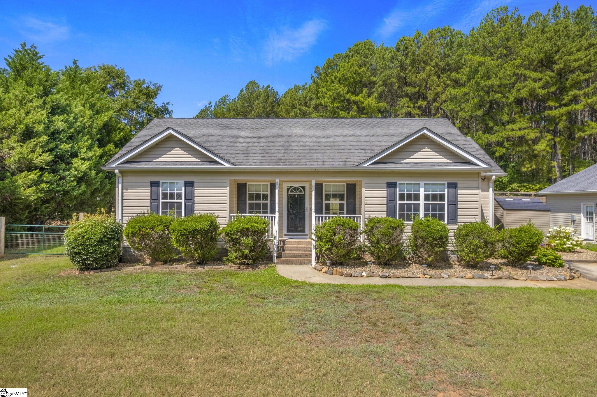 124 E King Road, Greer, SC 29651 — photo 2