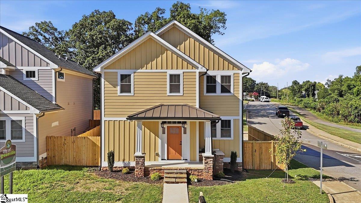 915 Dunbar Street — photo