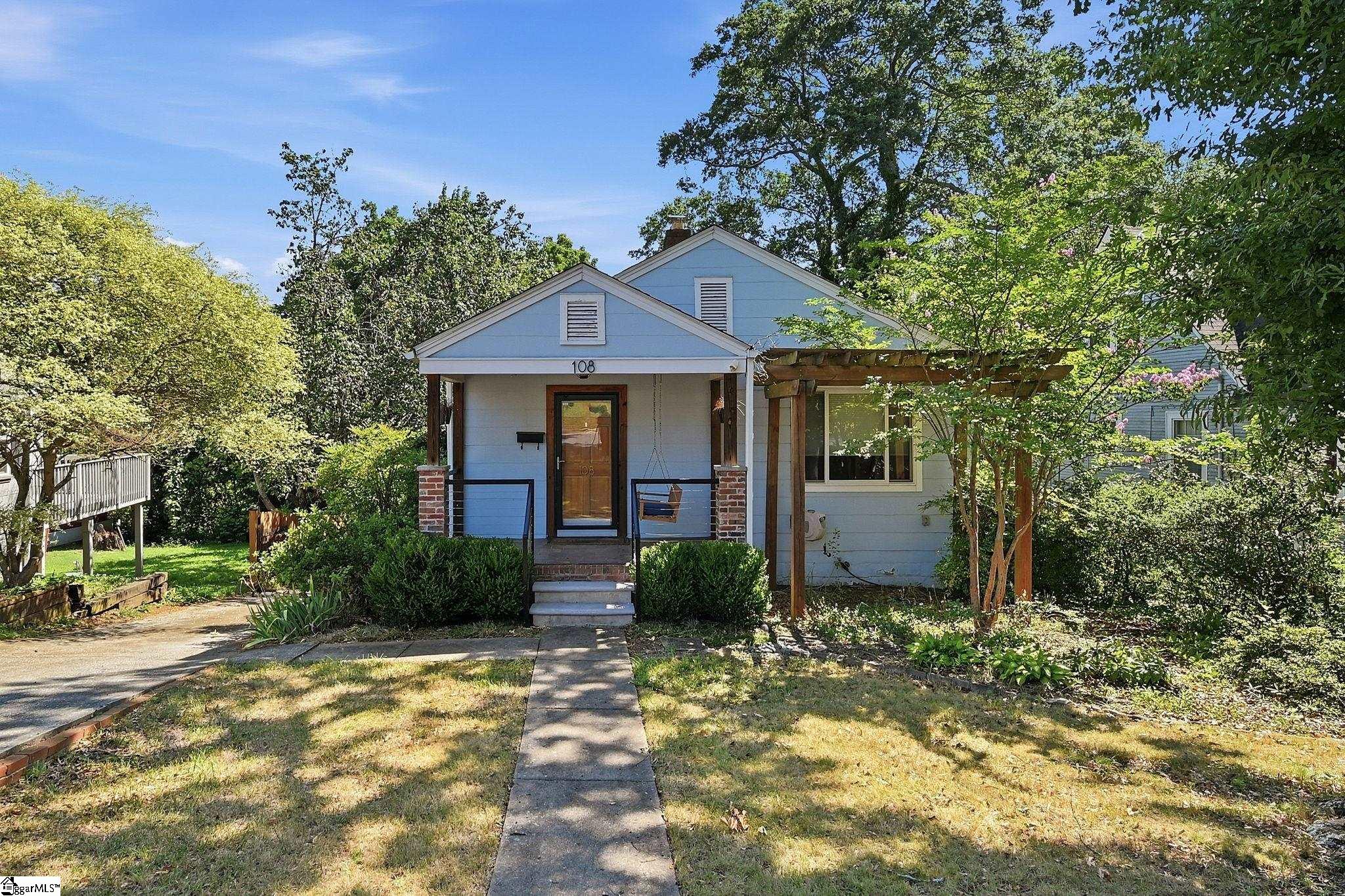 108 Hawthorne Lane — photo