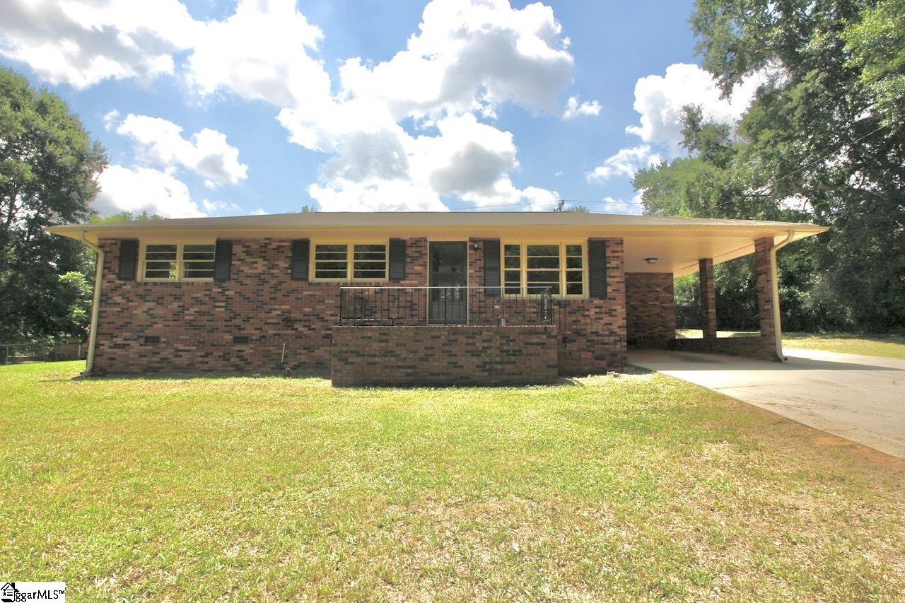 116 Poplar Lane — photo