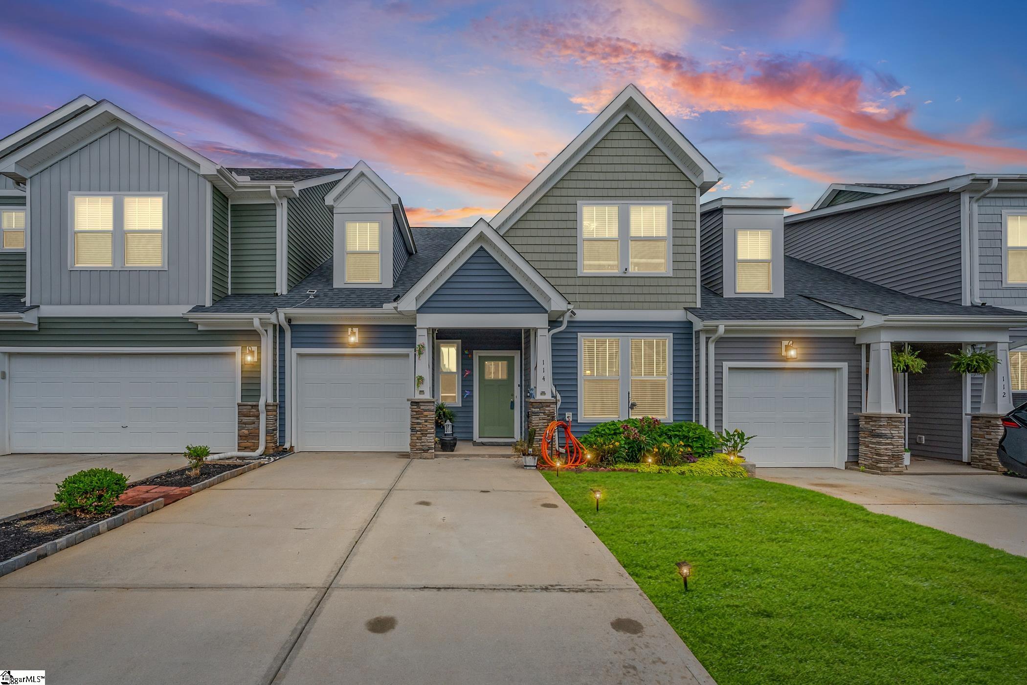 114 Pine Hollow Place — photo