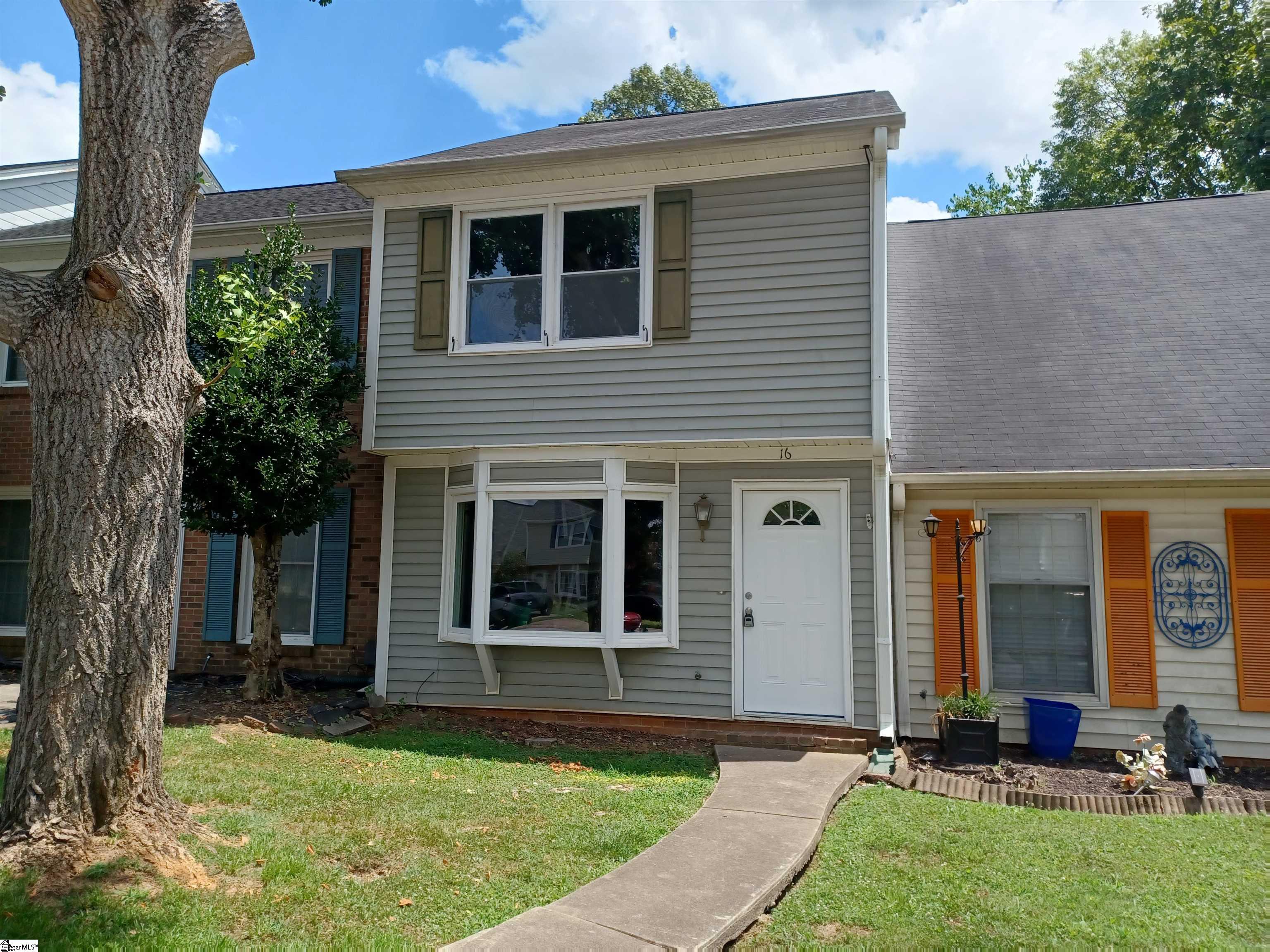 16 Townes Court — photo