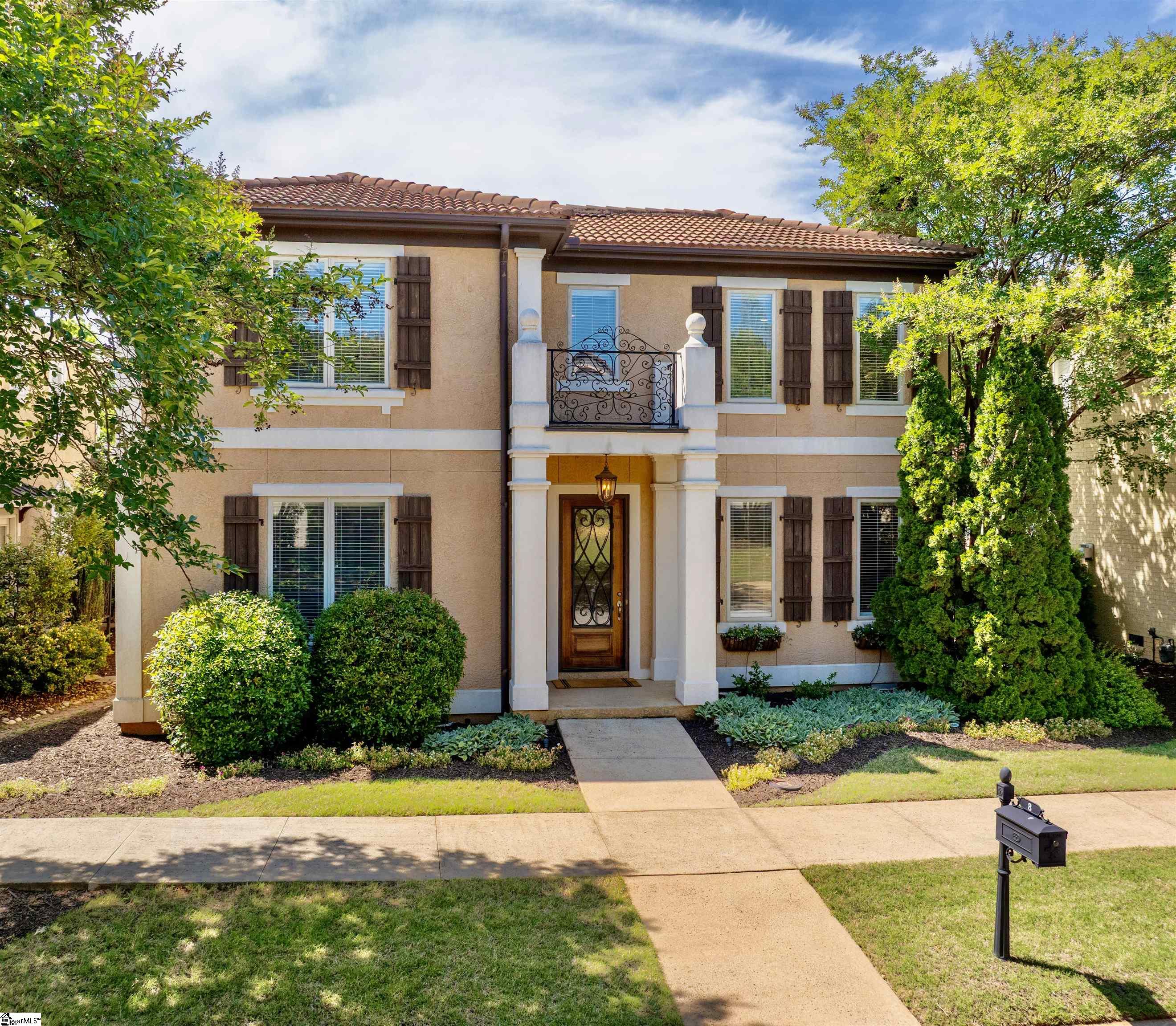 8 Arezzo Drive — photo