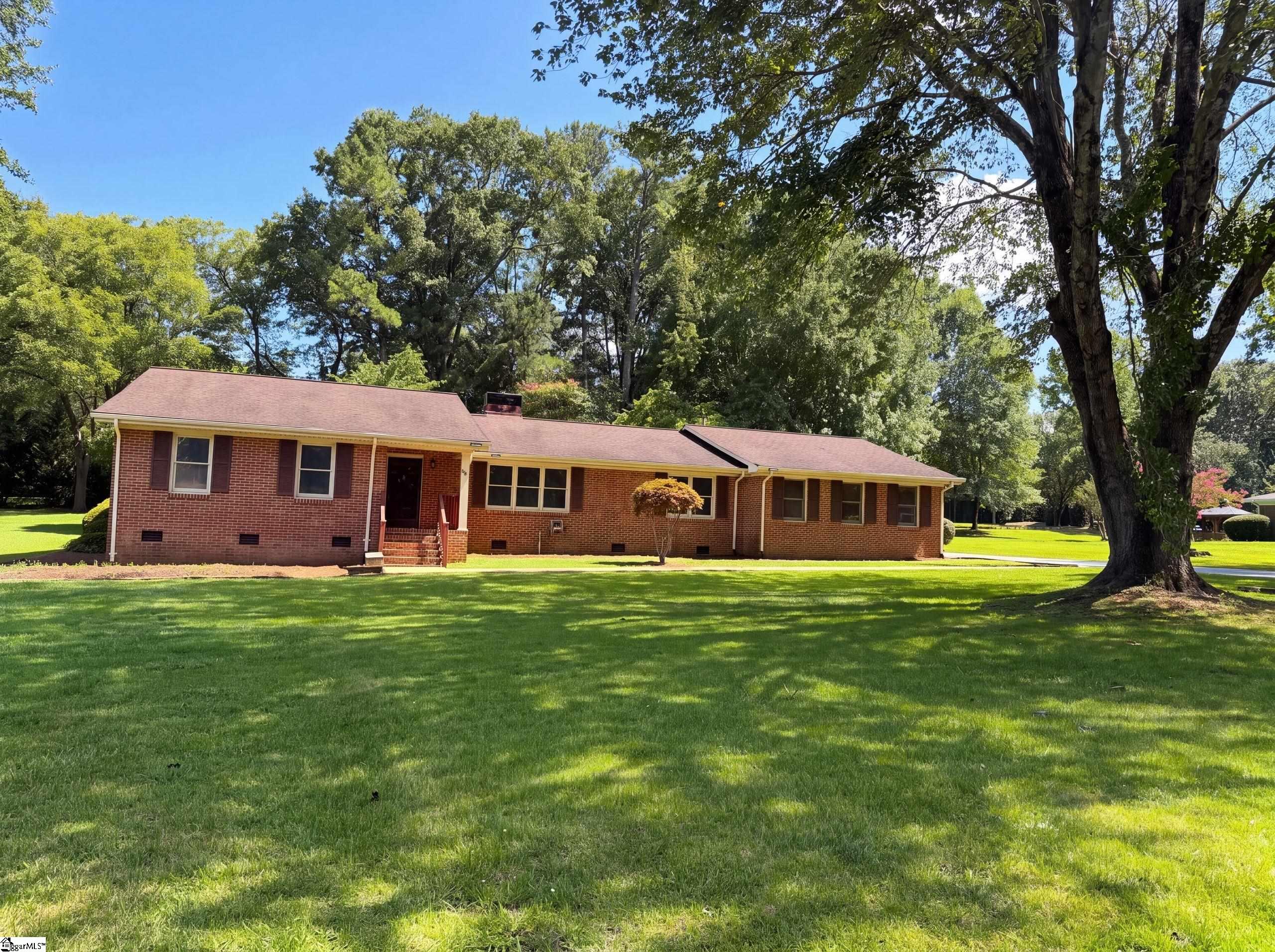 604 Meadowbrook Drive — photo