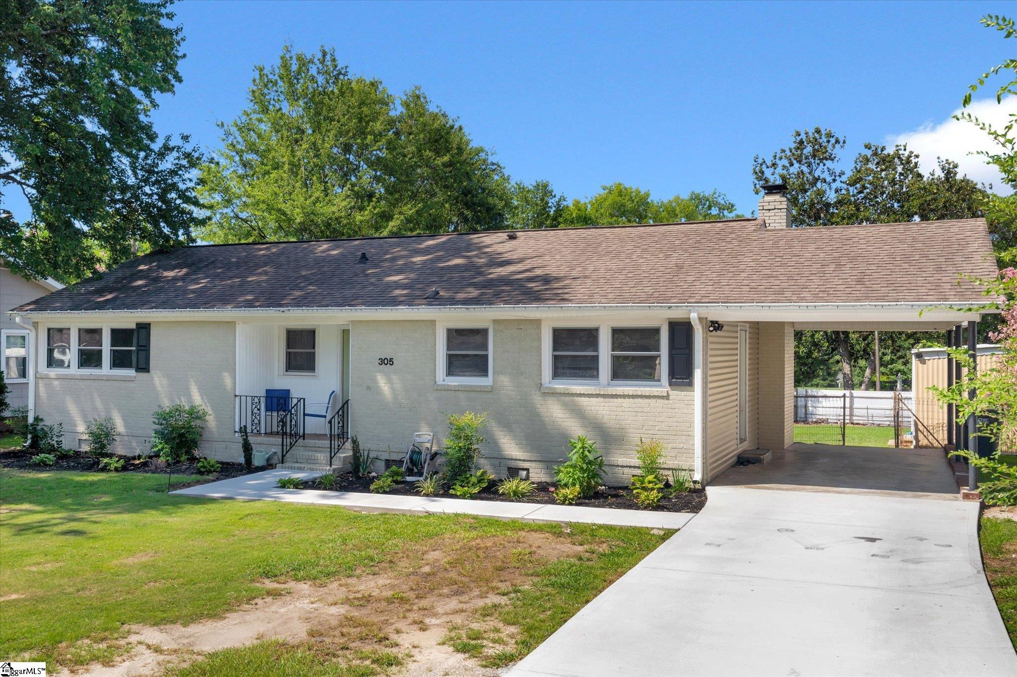 305 Pine Knoll Drive — photo