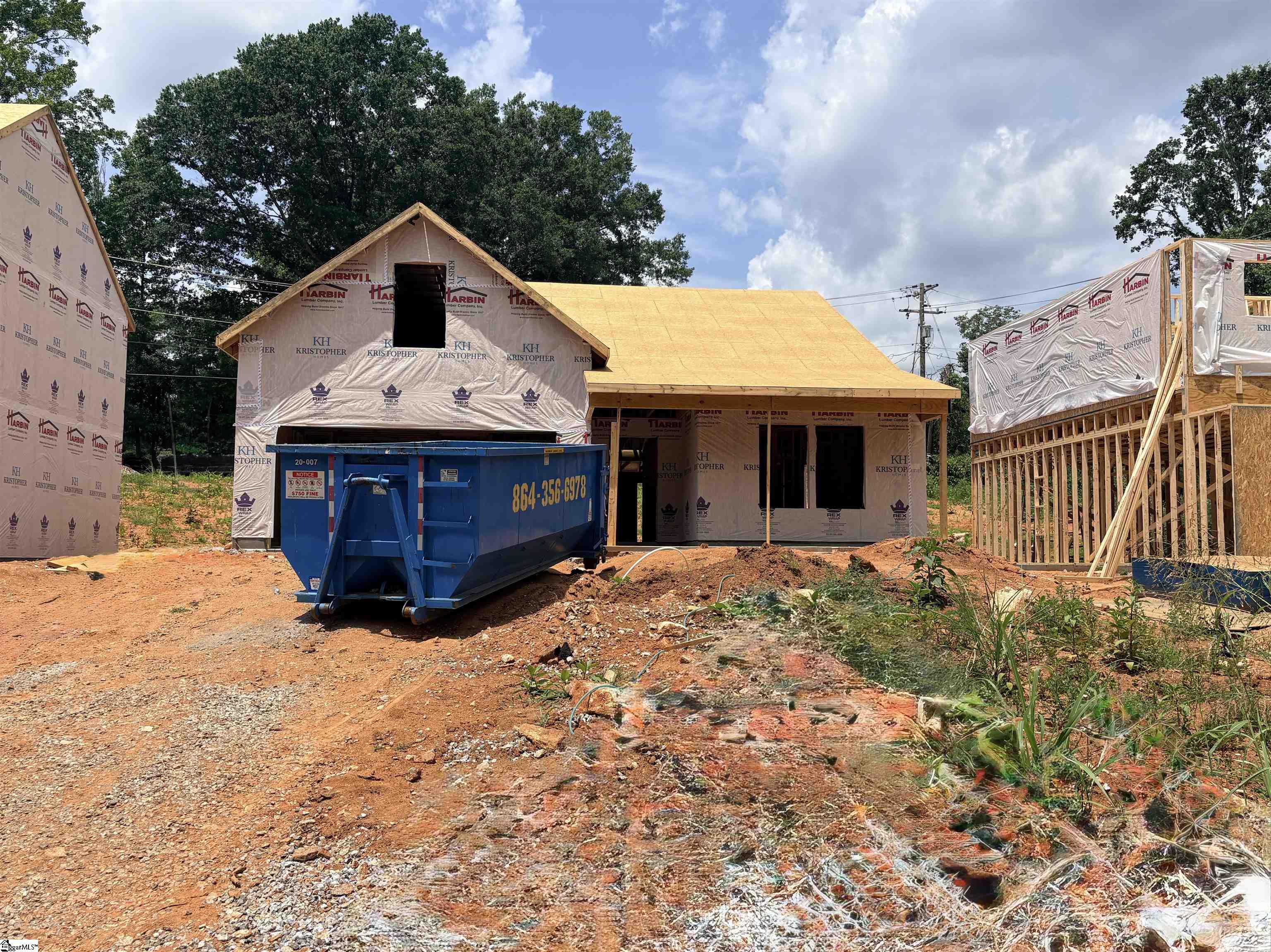 407 Lake Circle Drive — photo