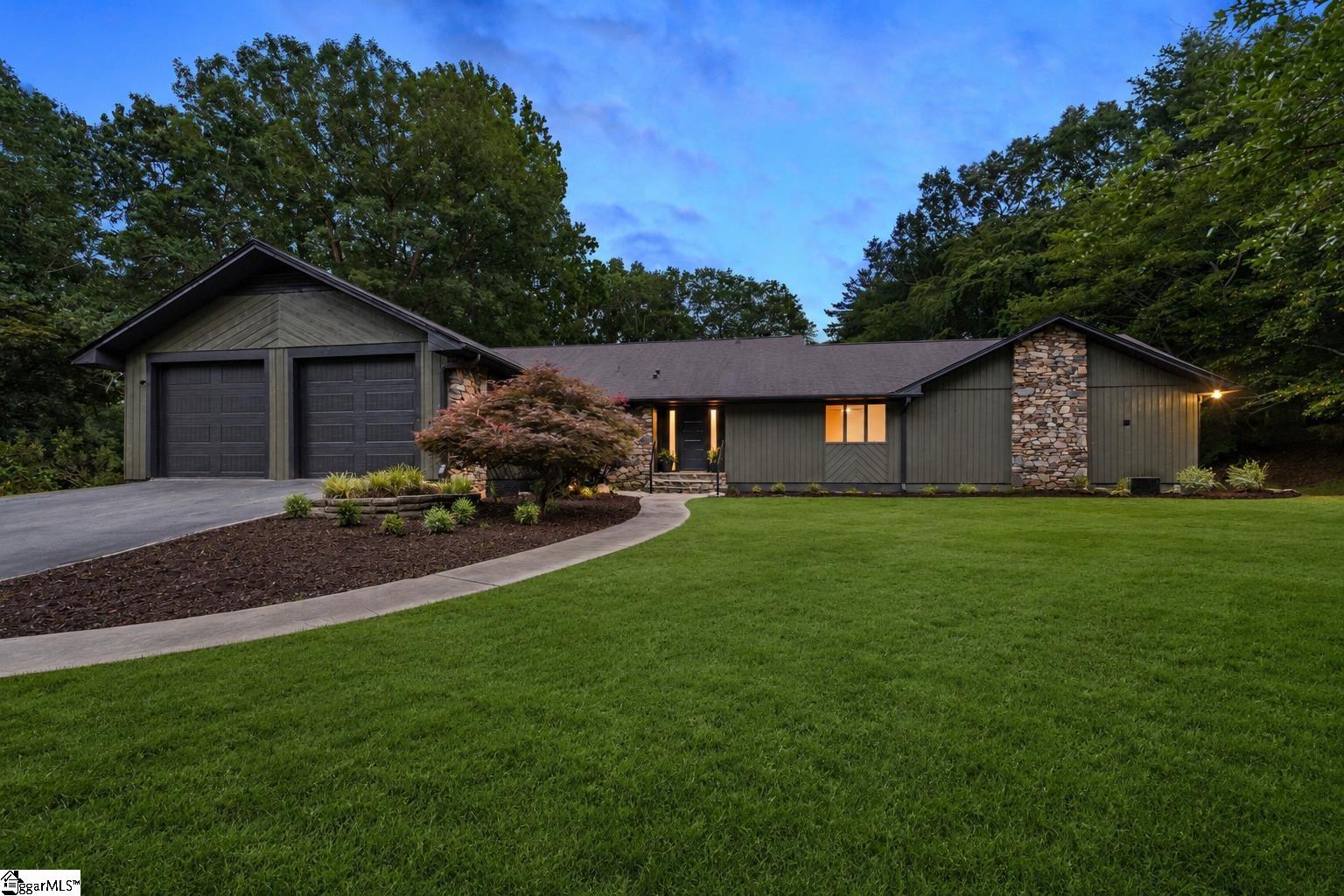 208 Eastland Drive — photo