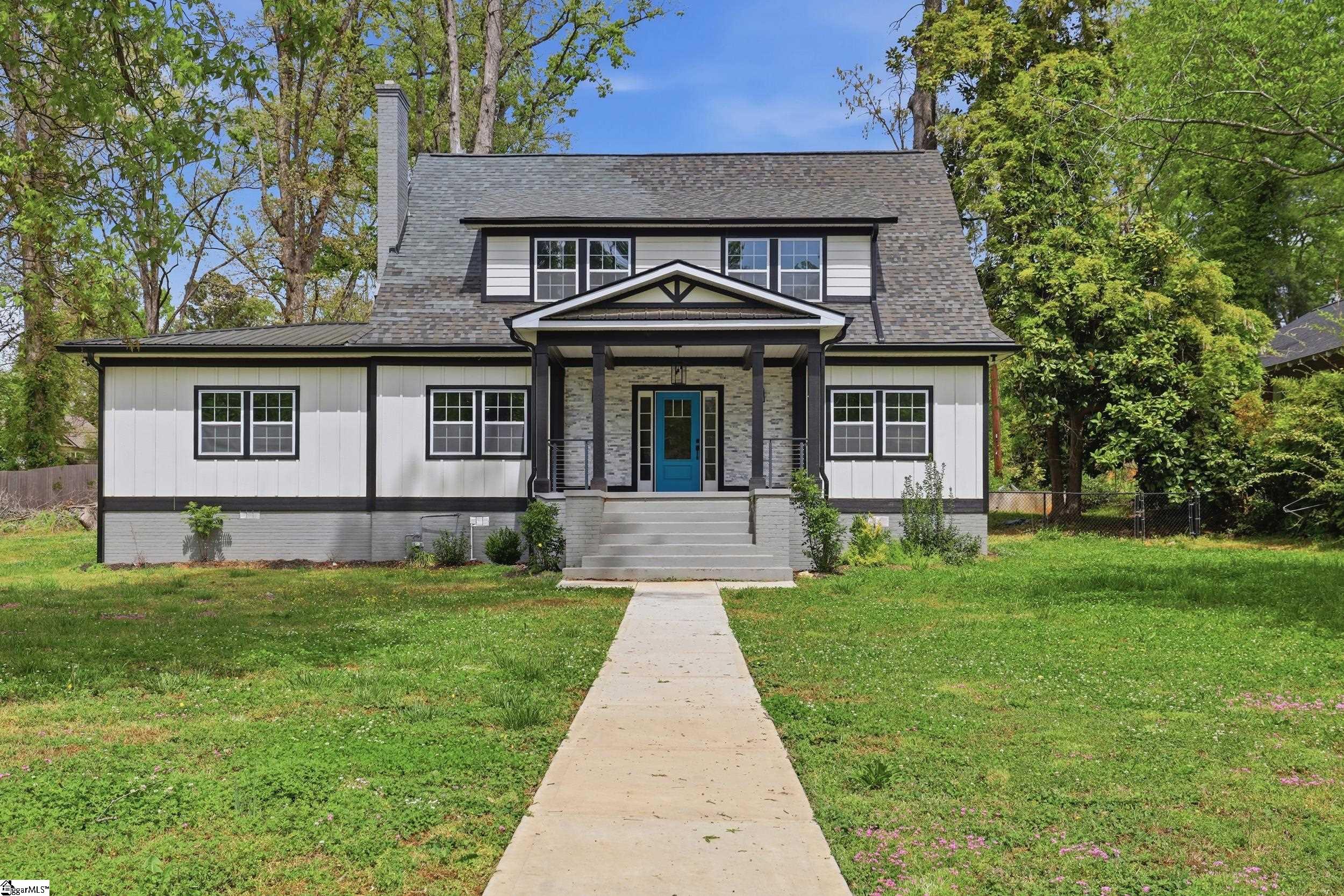 1111 E River Street — photo