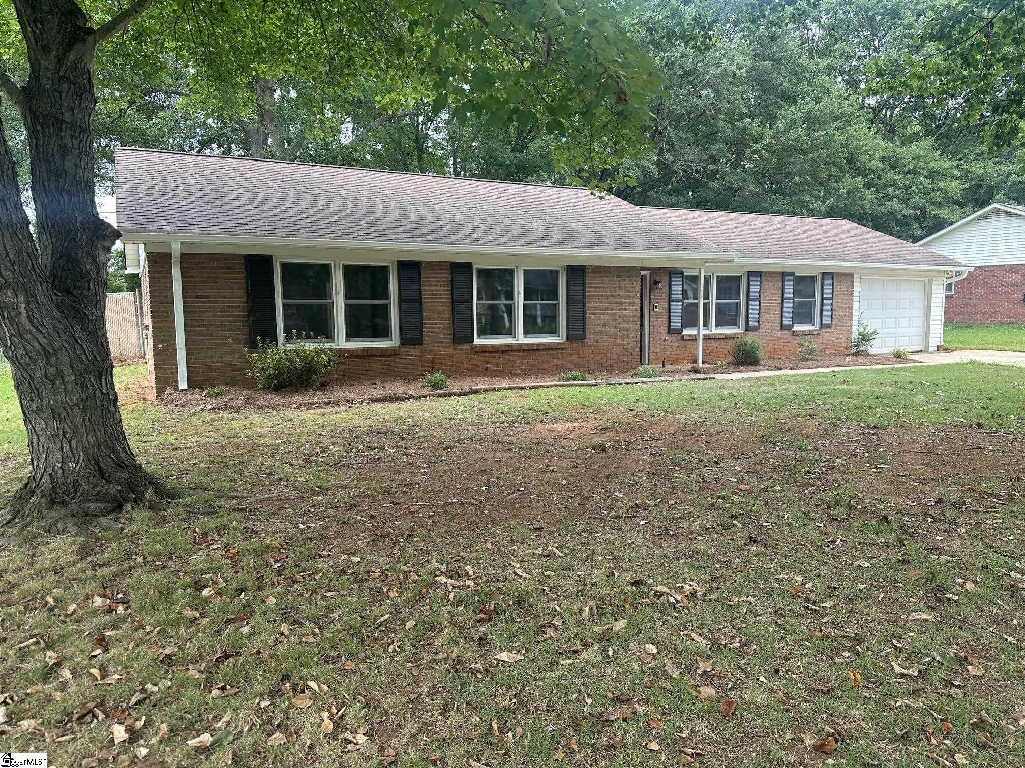 220 River Forest Drive — photo