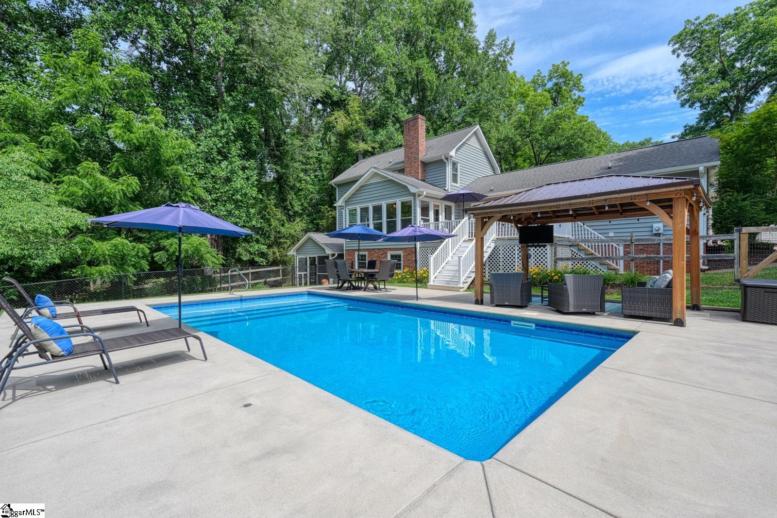 102 Hickory Hollow Drive — photo
