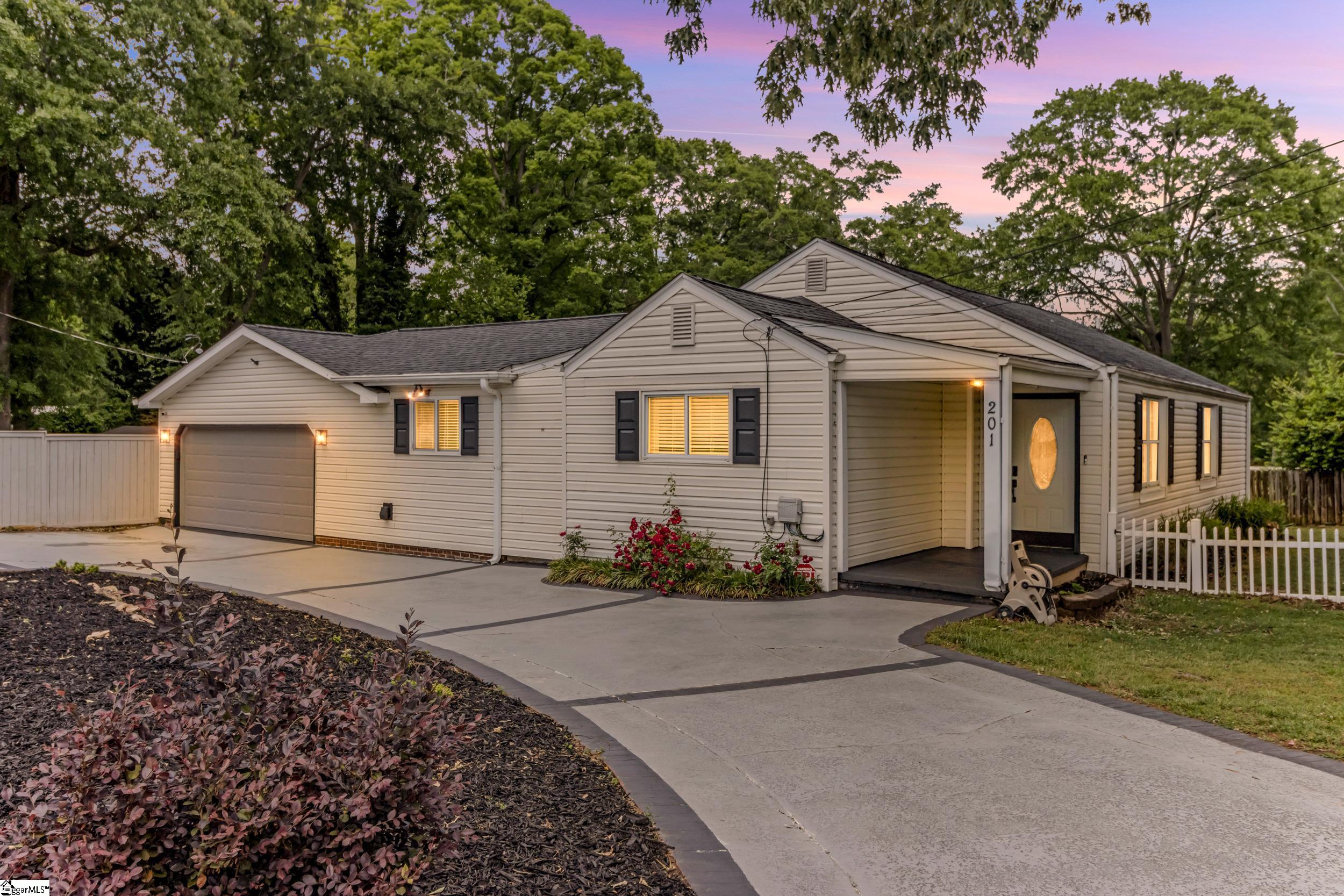 201 S Pliney Circle — photo