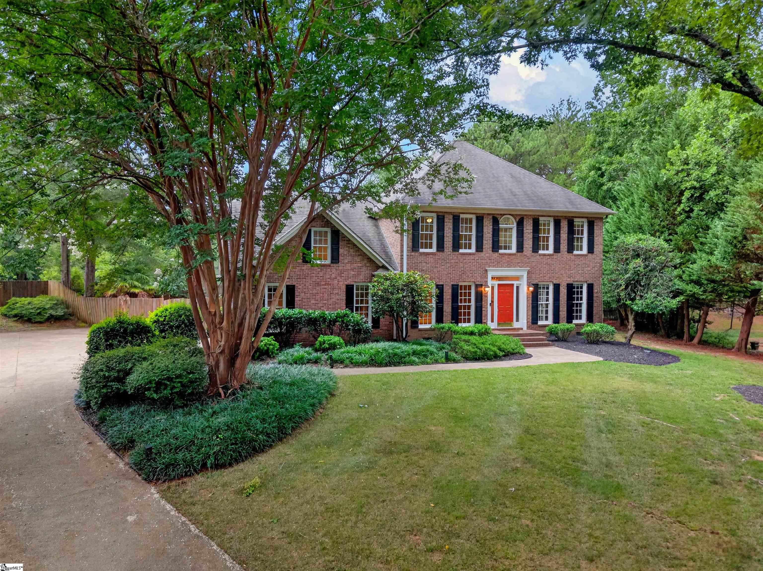 431 Willowbrook Drive — photo