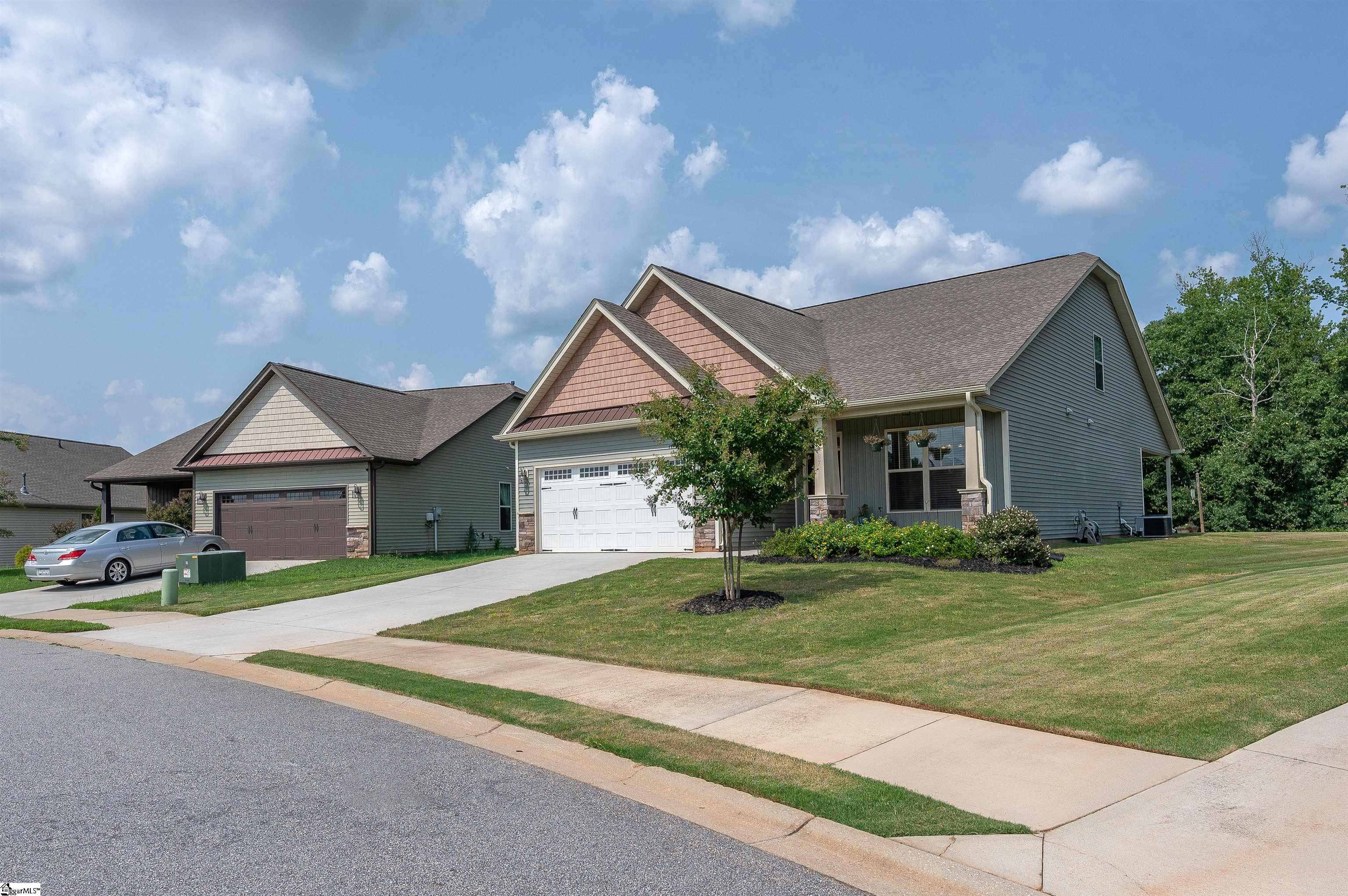 307 Barnhill Court — photo