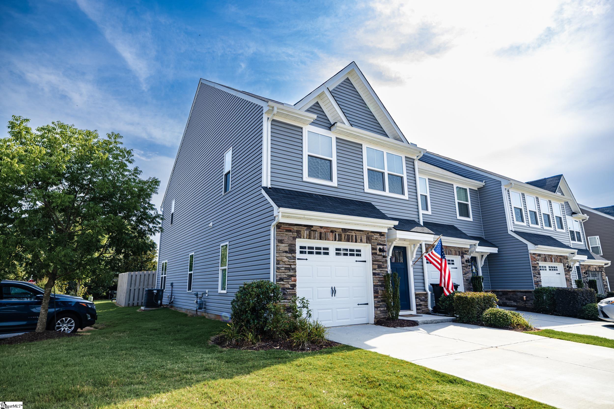 101 Roundtree Drive — photo