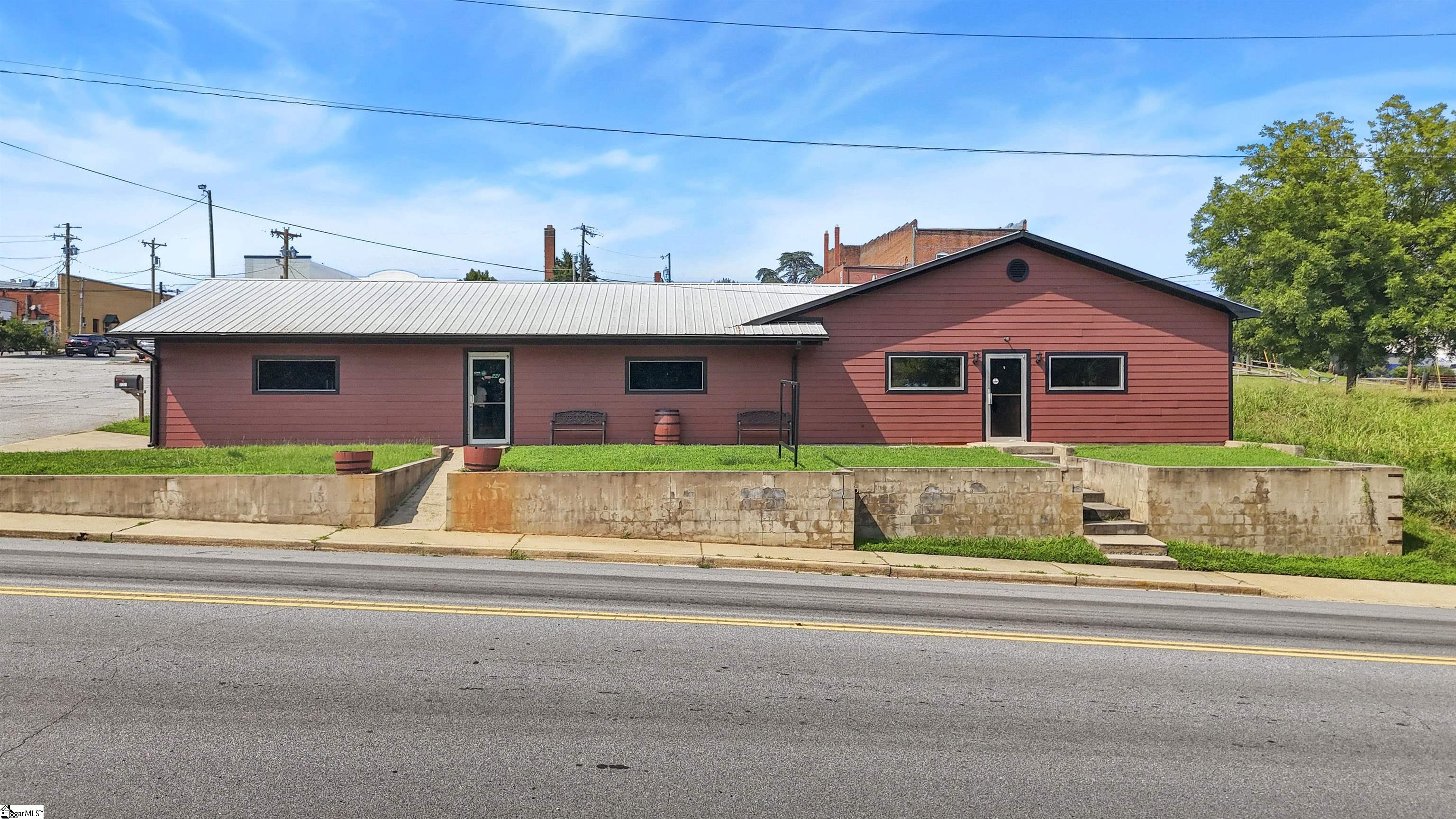 221 E South Broad Street — photo