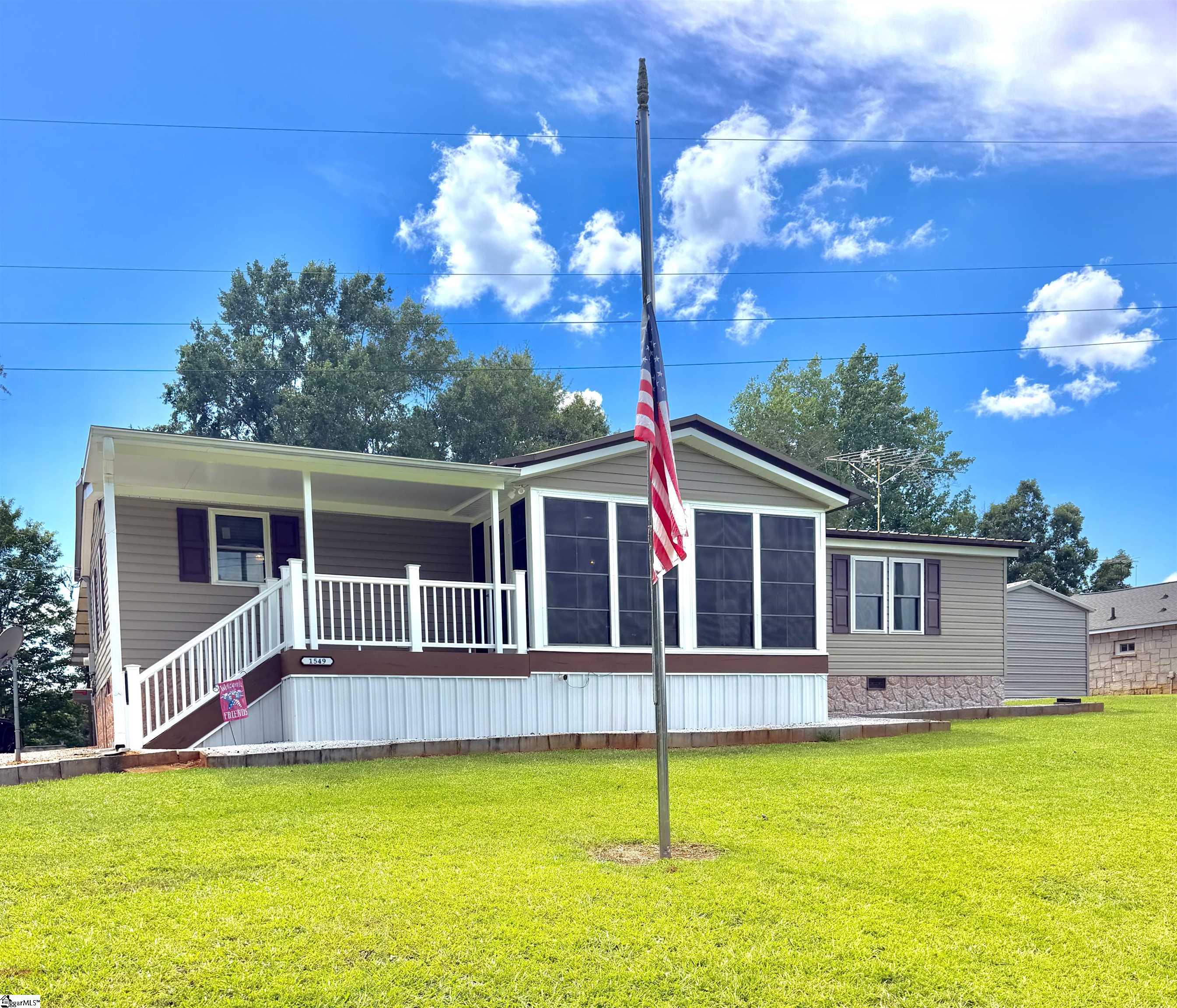 1549 Greenfield Road — photo