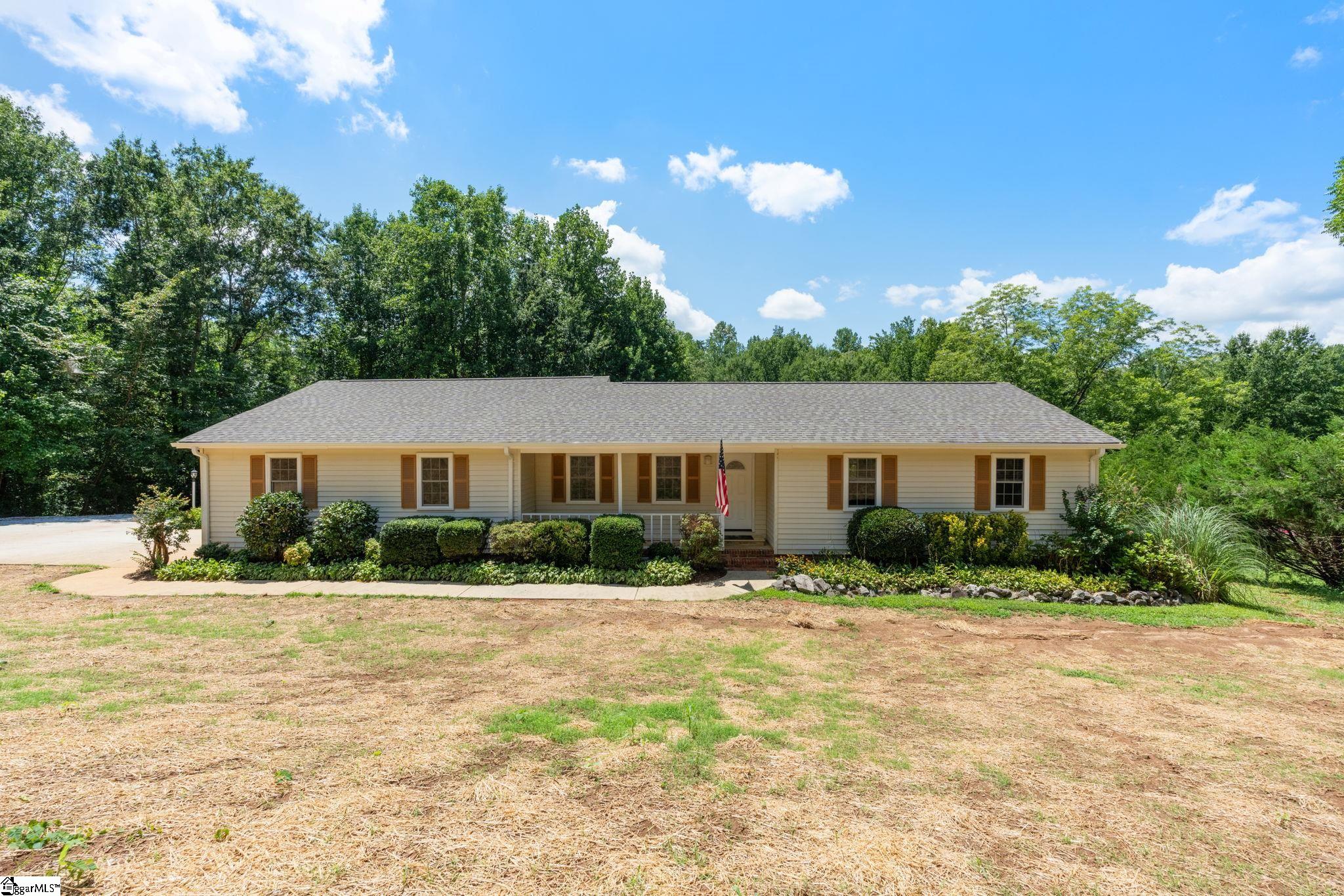 320 Bates View Drive — photo