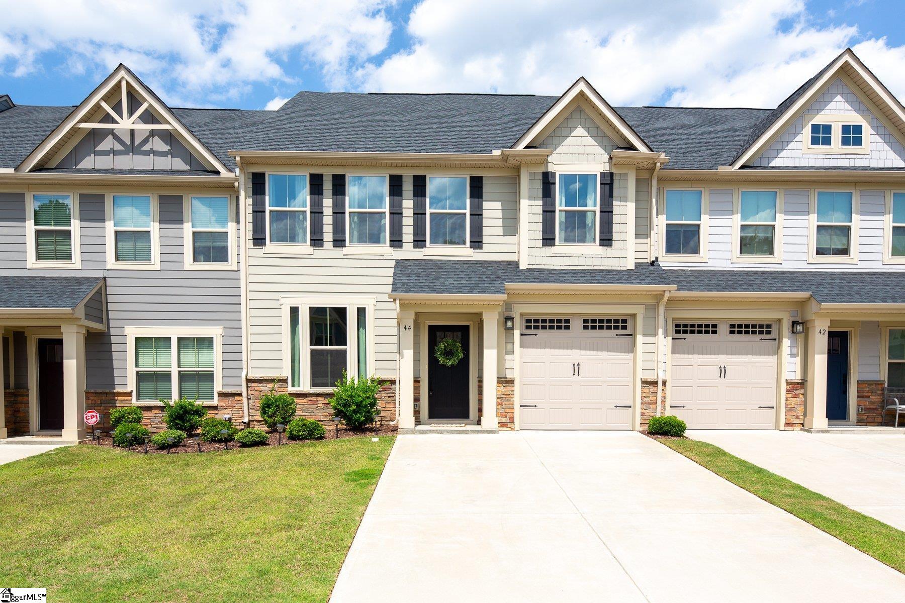 44 Moss Hollow Way — photo