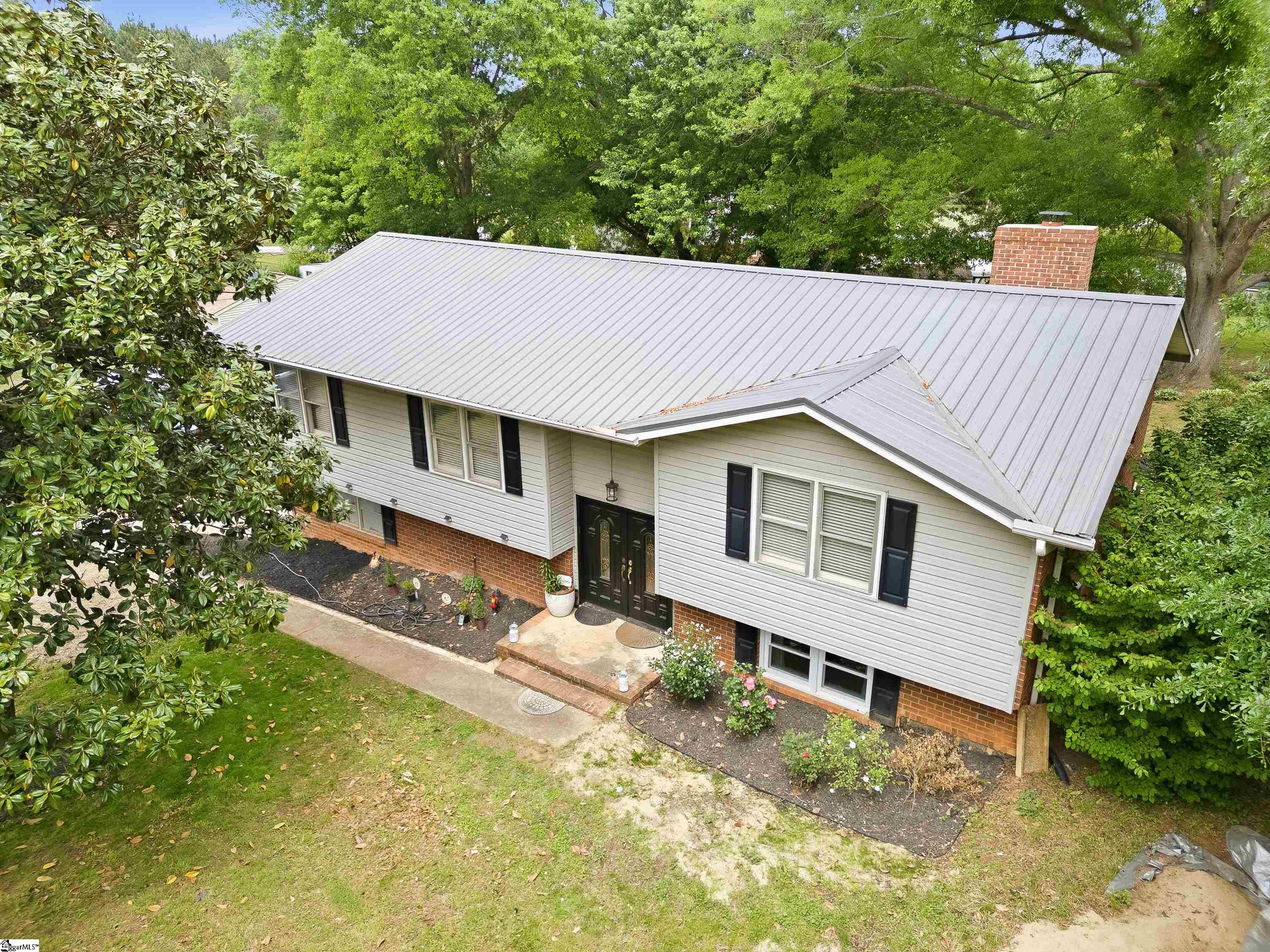 116 Winston Way — photo