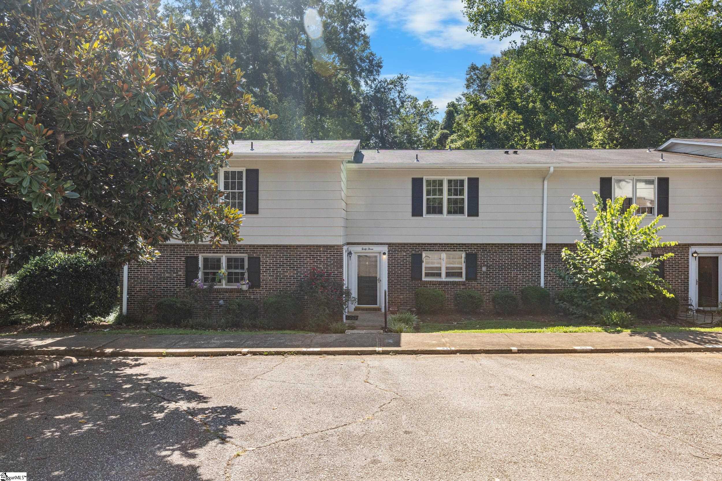 43 Summercreek Drive — photo