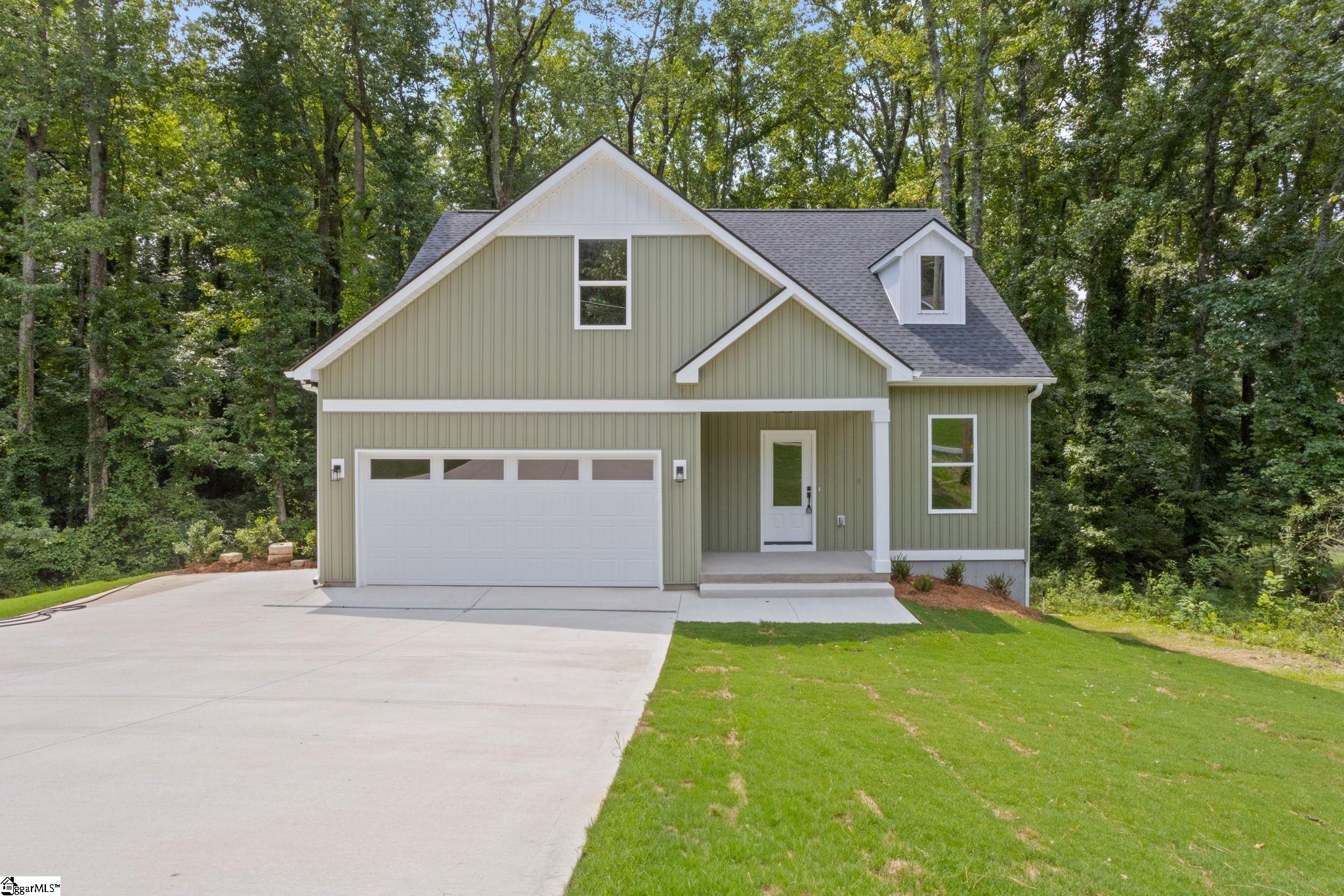 8 Pinewood Drive — photo
