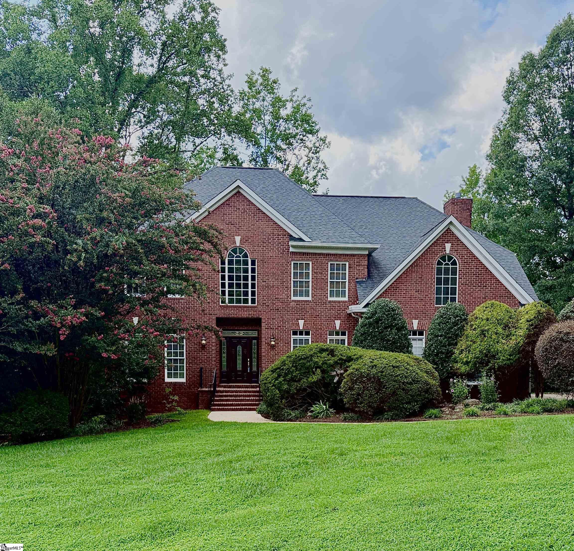 401 Rivercrest Drive — photo