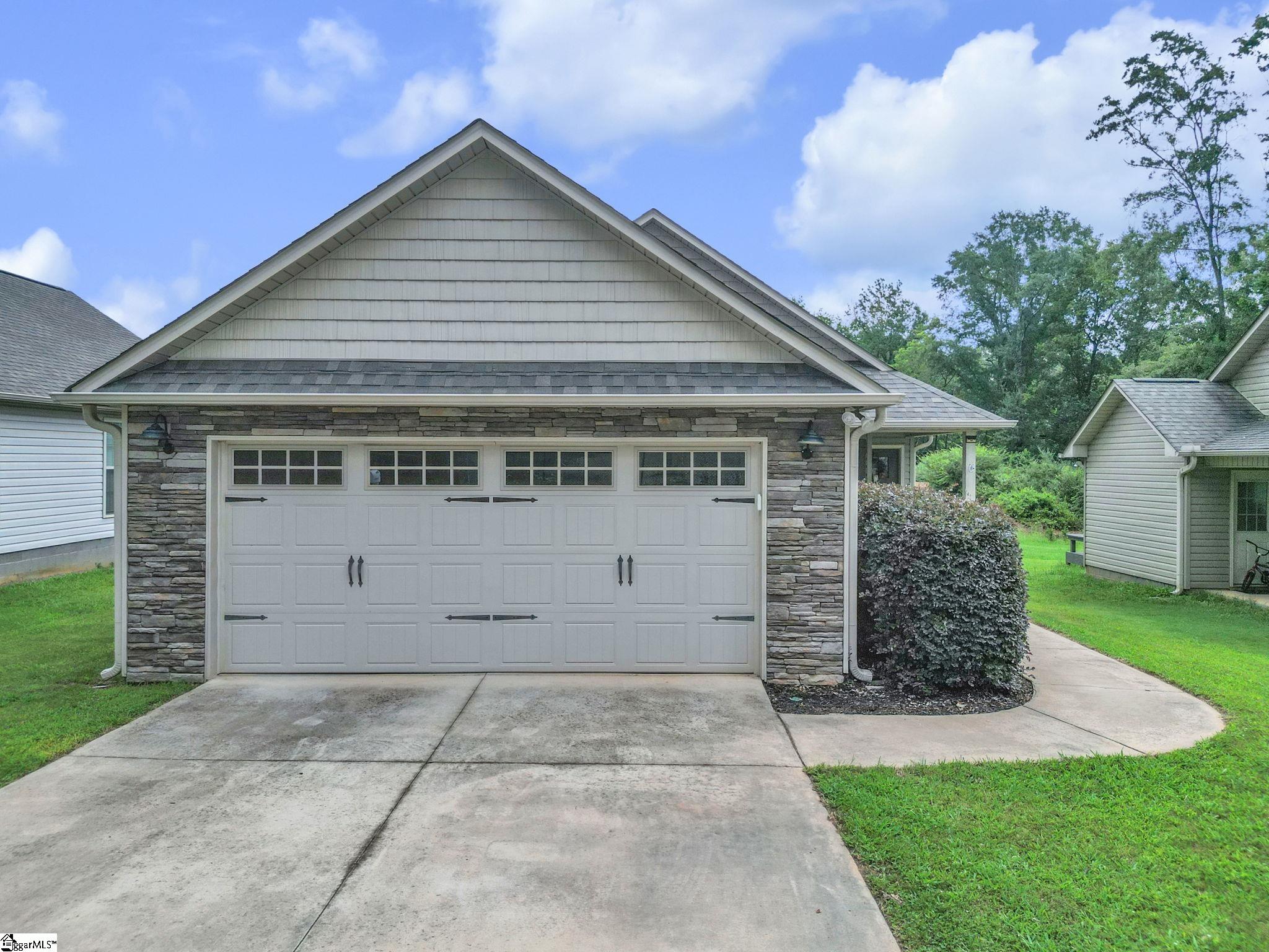 206 Mabry Street — photo
