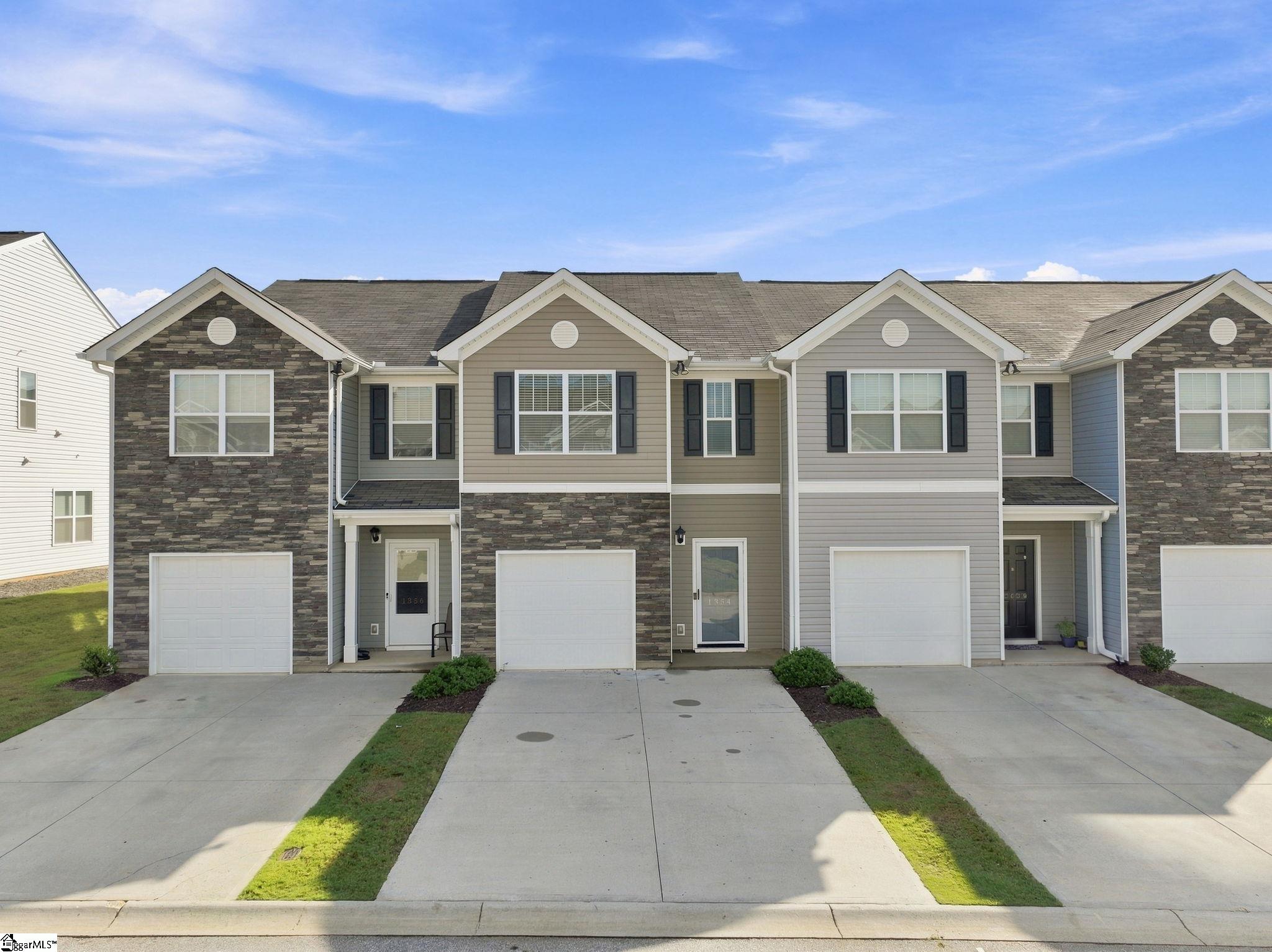 1354 Wunder Way — photo