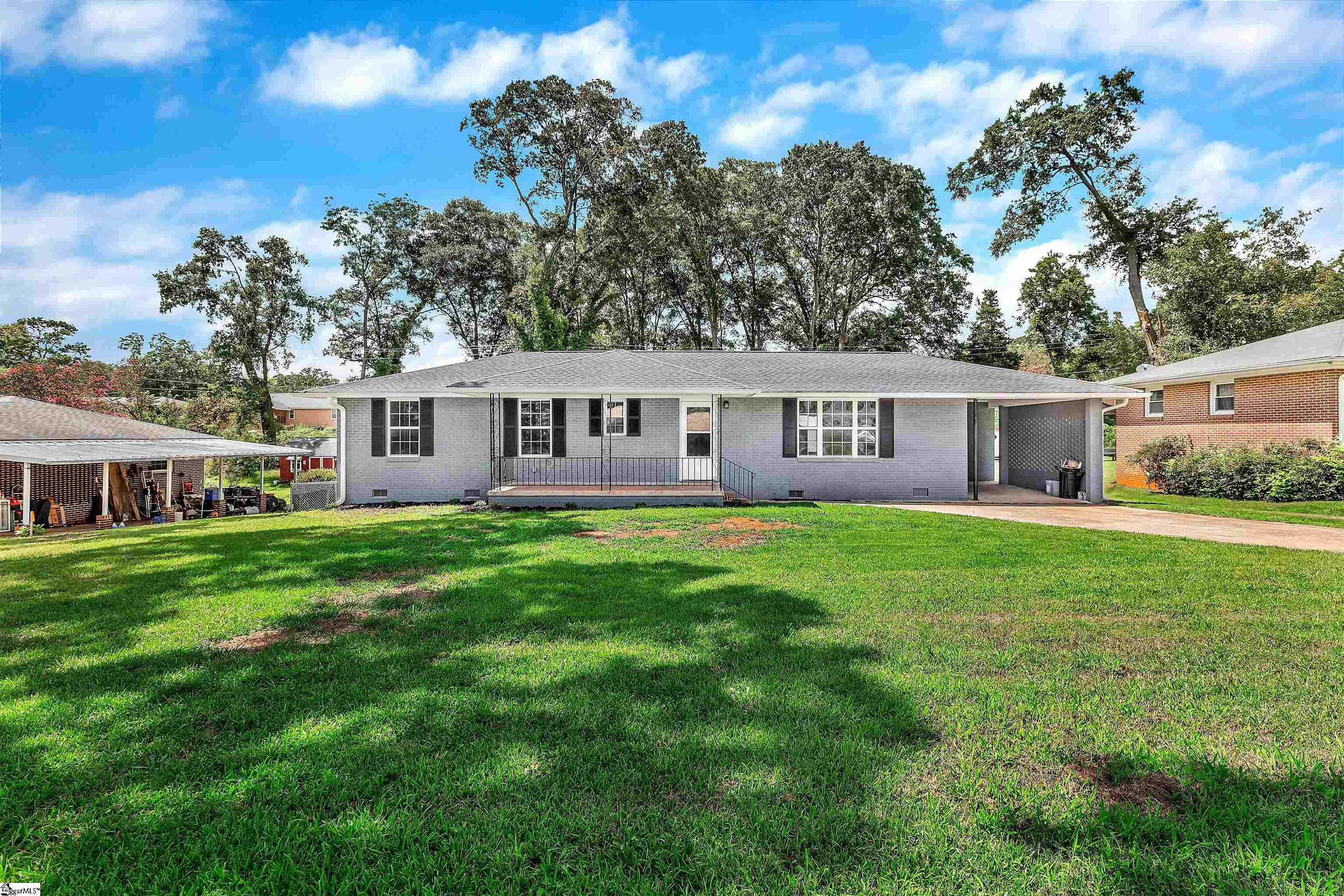1001 Fairfield Drive — photo