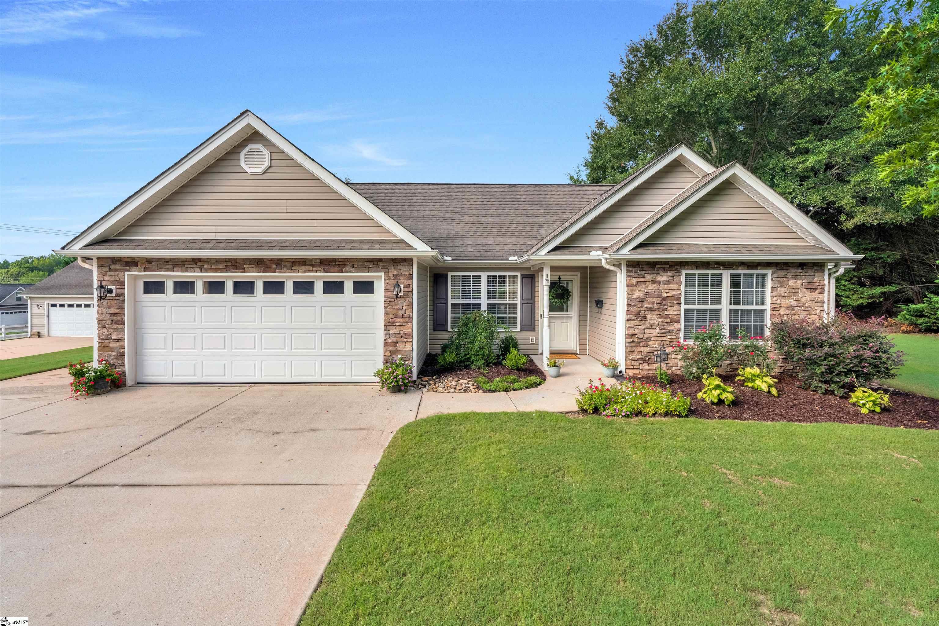1 Berry Tree Court — photo