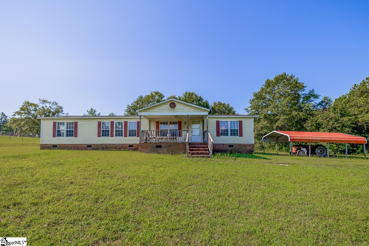 2131 & 2135 Moore Duncan Highway — photo