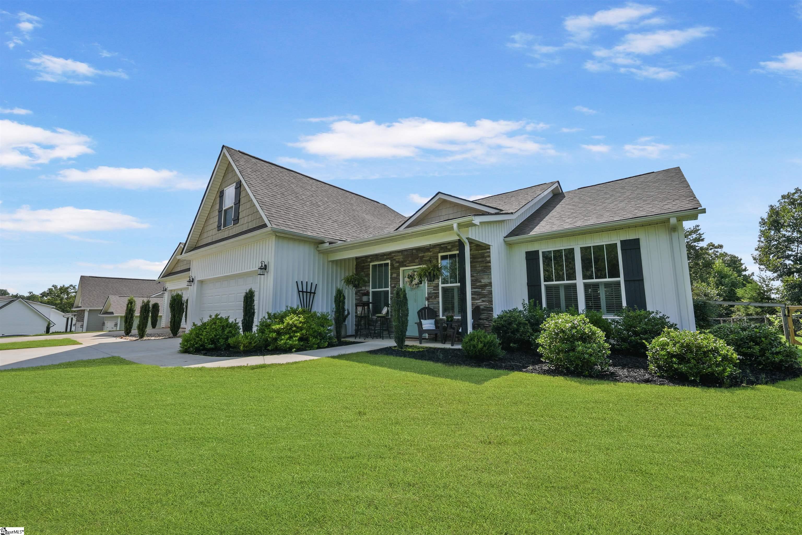 238 Inlet Pointe Drive — photo