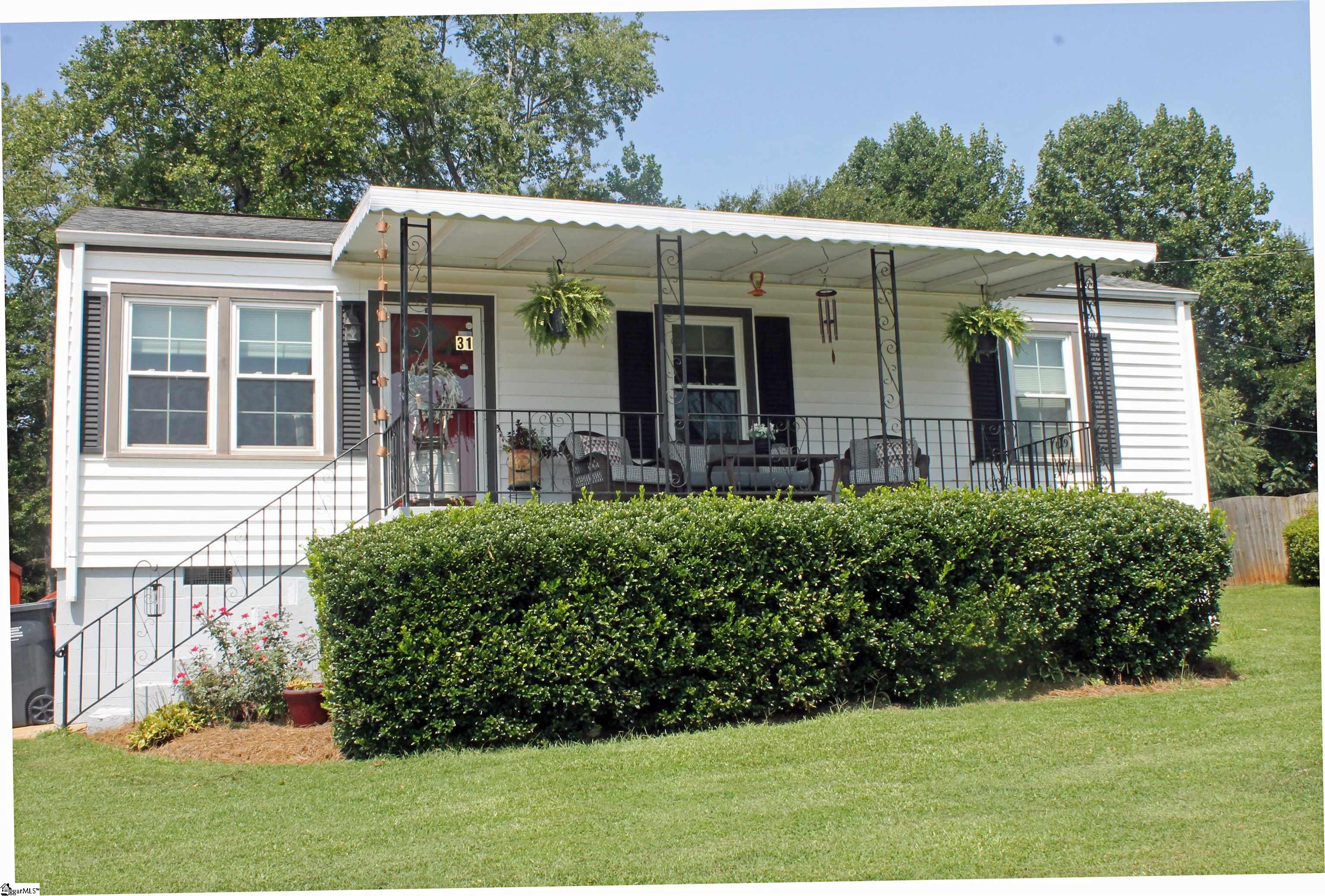 31 Racine Court — photo
