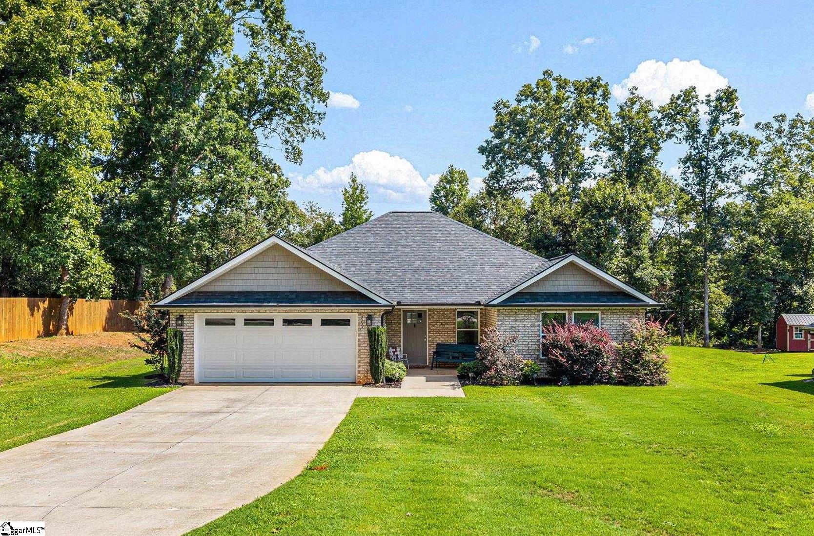 209 Lee Drive — photo