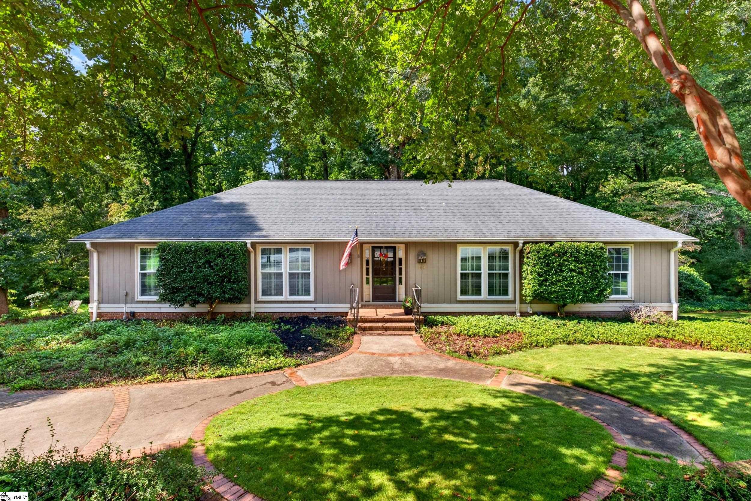 103 Lancelot Court — photo