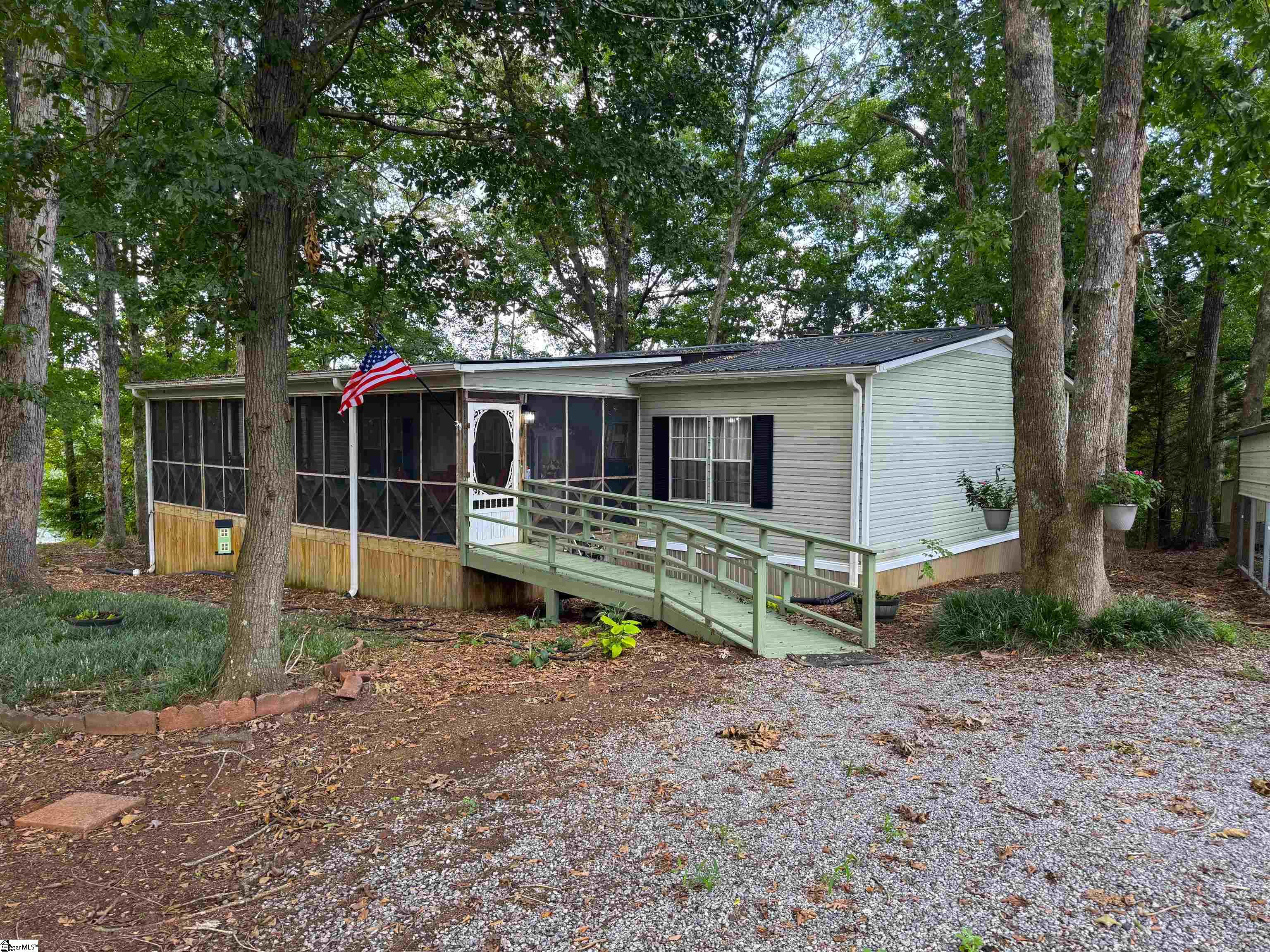 322 Lakeview Drive — photo
