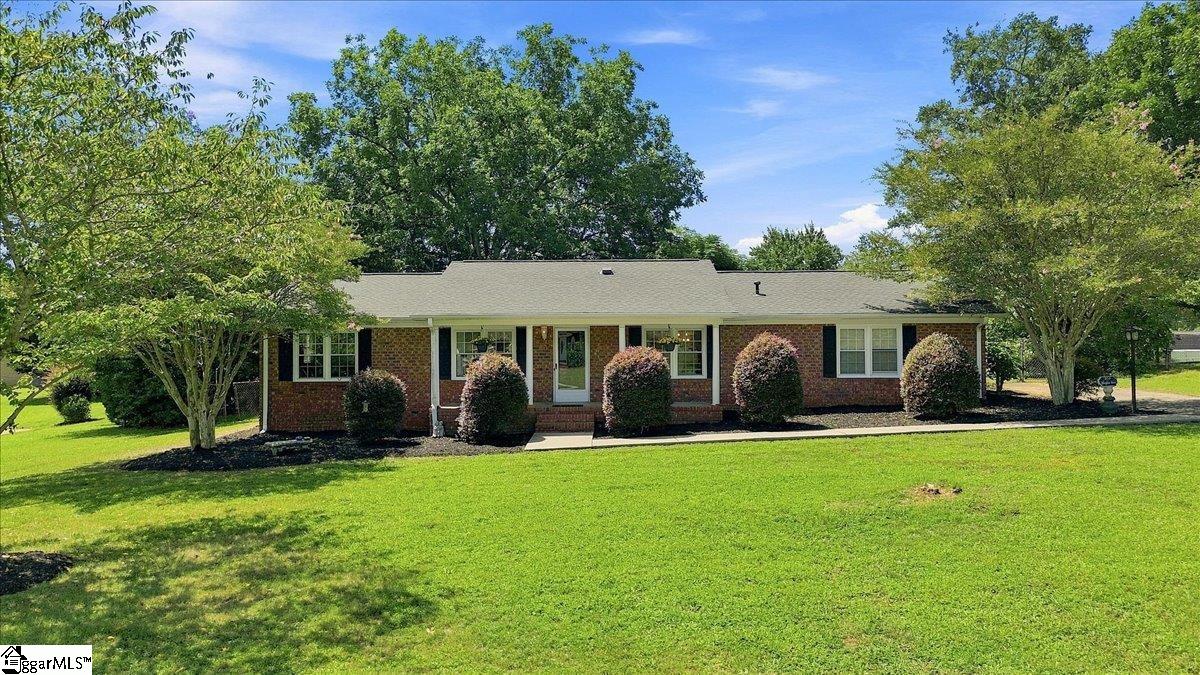 109 Griffin Circle — photo
