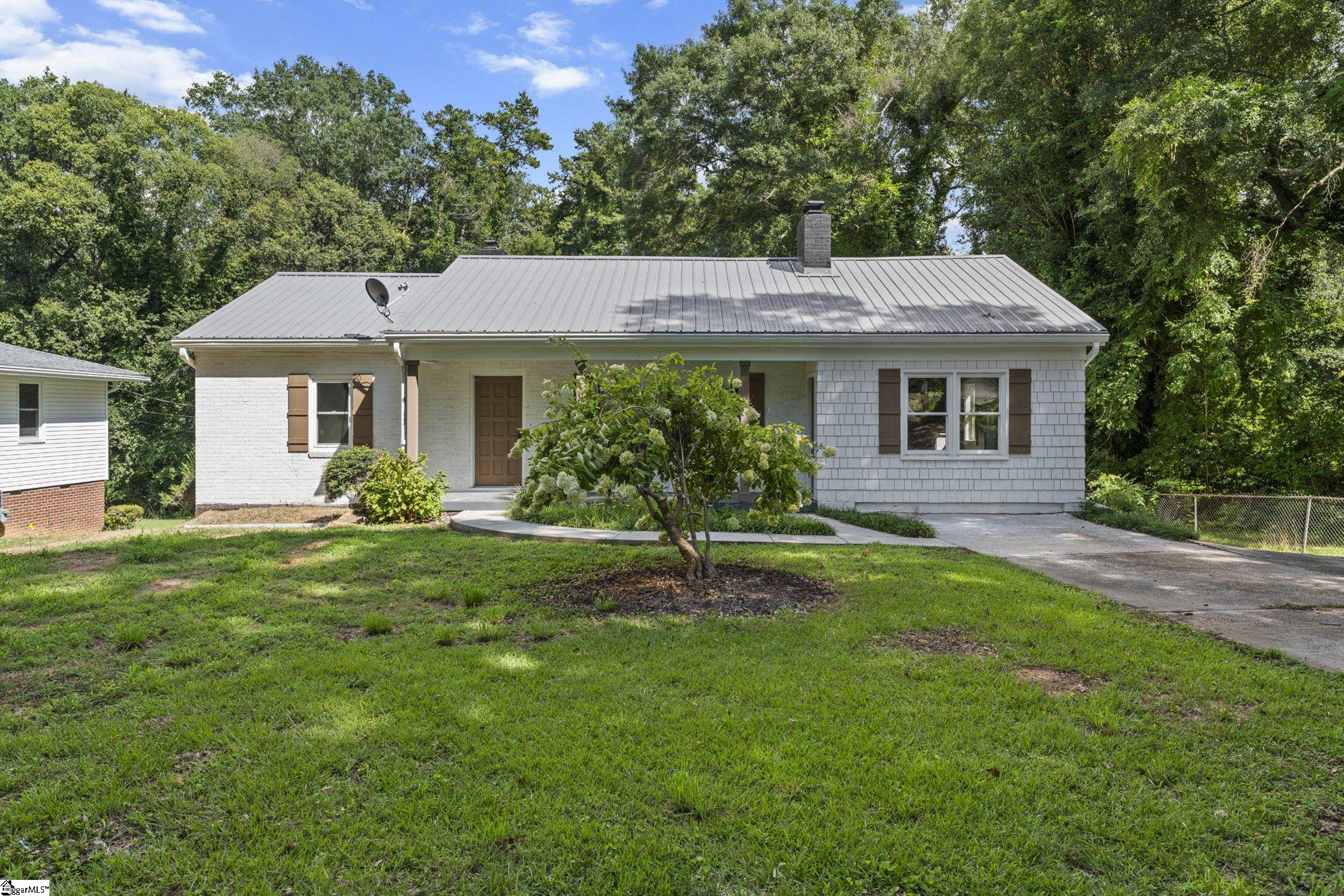 107 Coldbrook Drive — photo