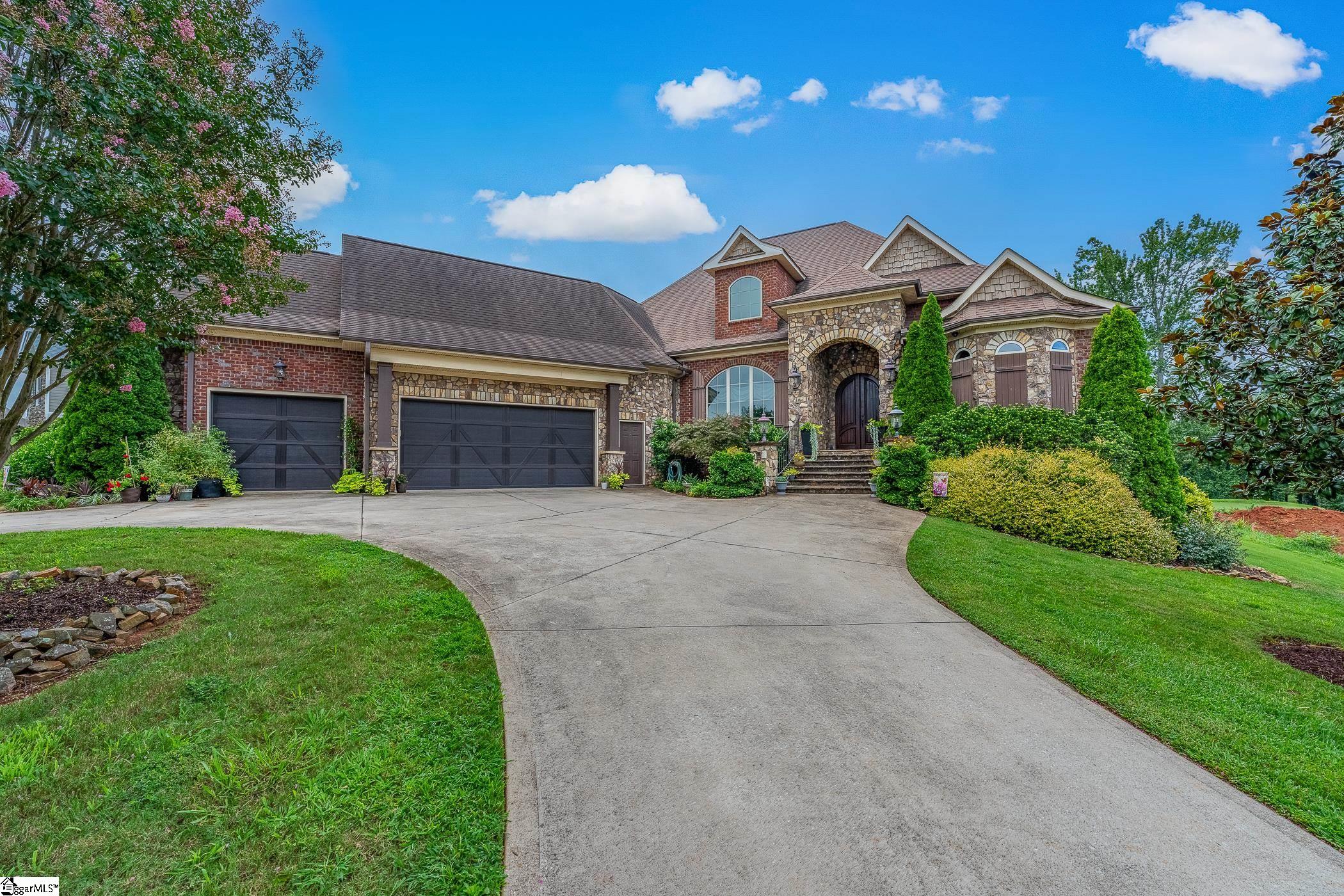 819 E Heathland Drive — photo