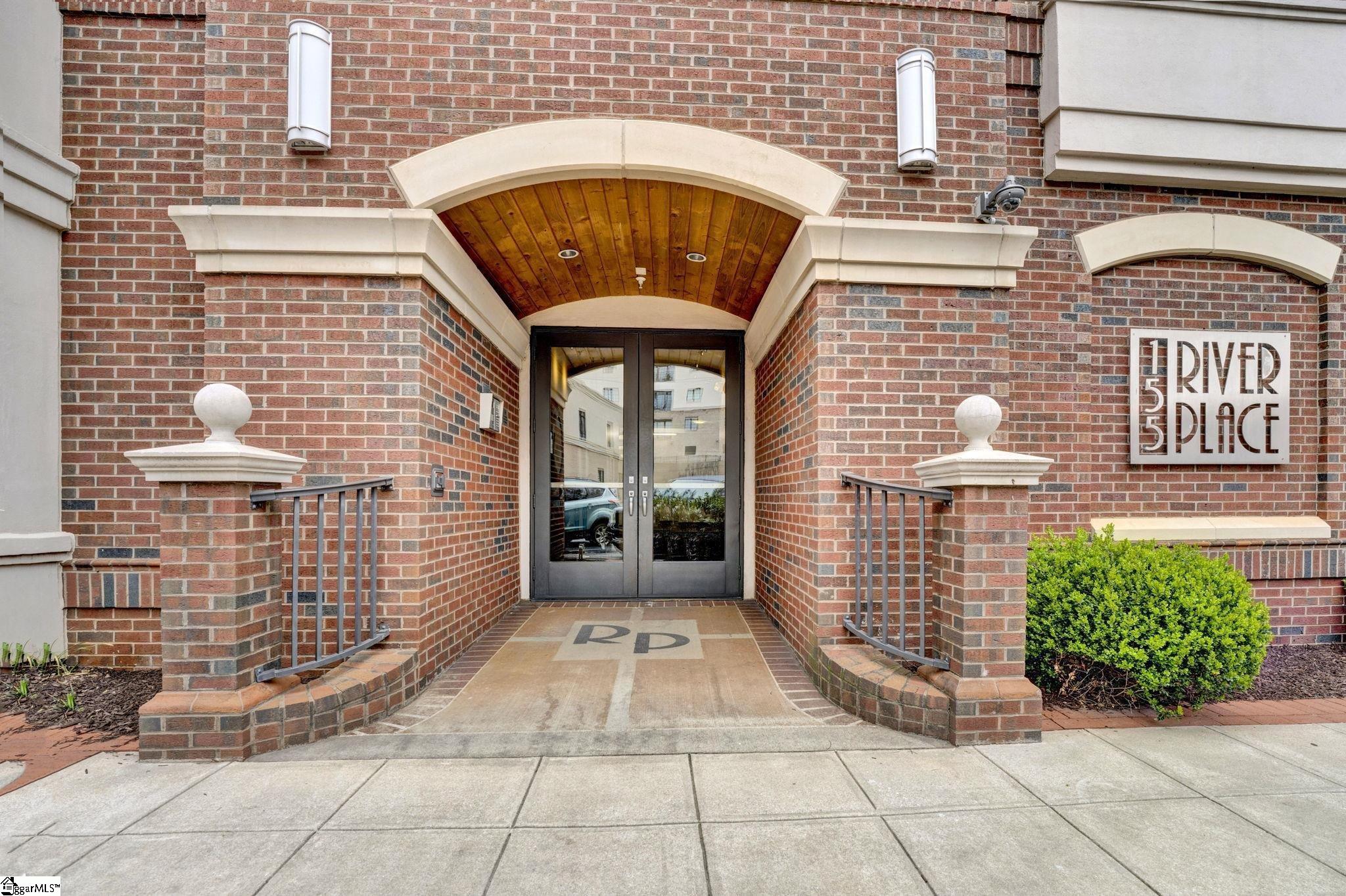 155 Riverplace Unit 305 — photo