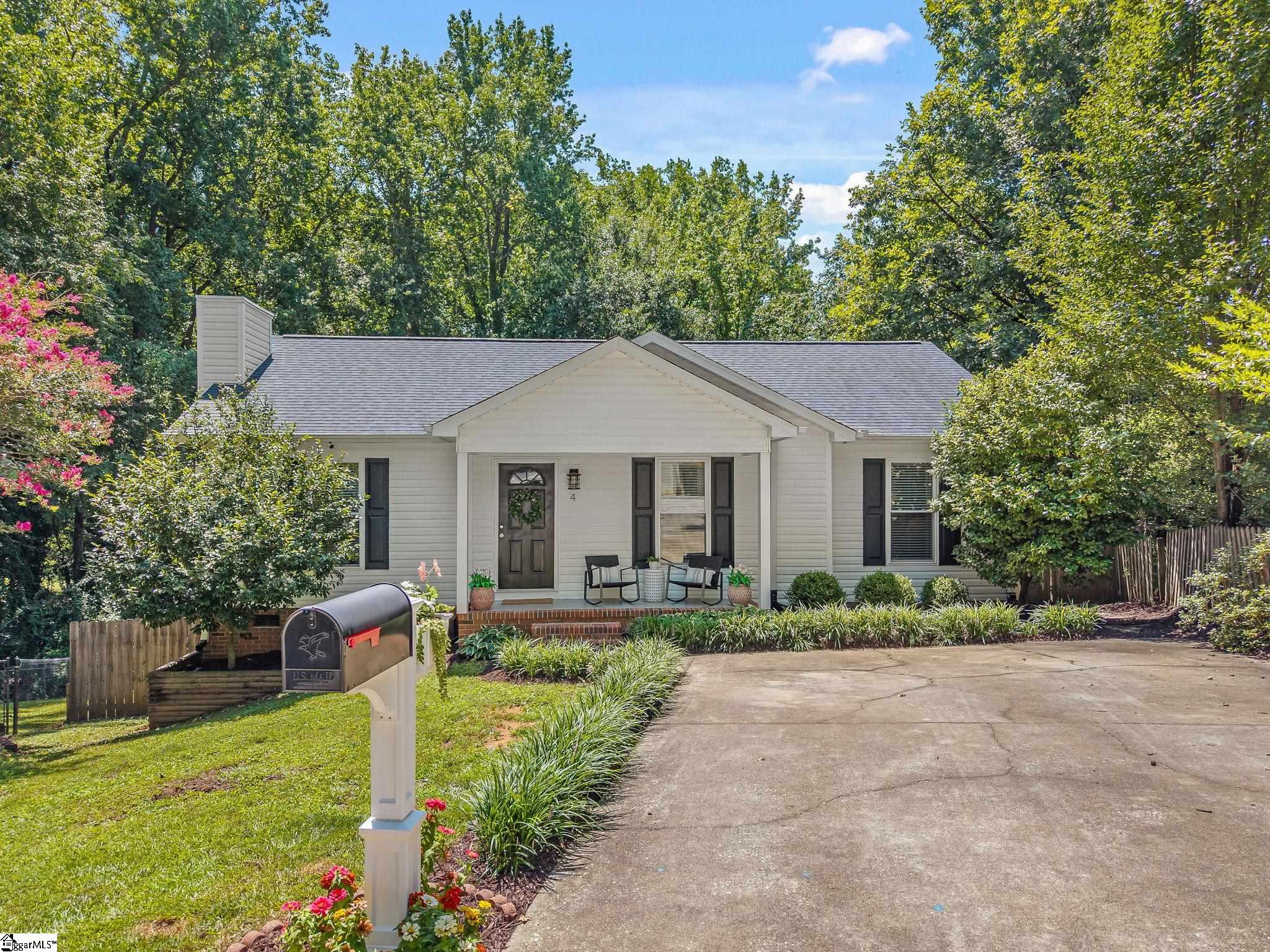 4 Dearsley Court — photo